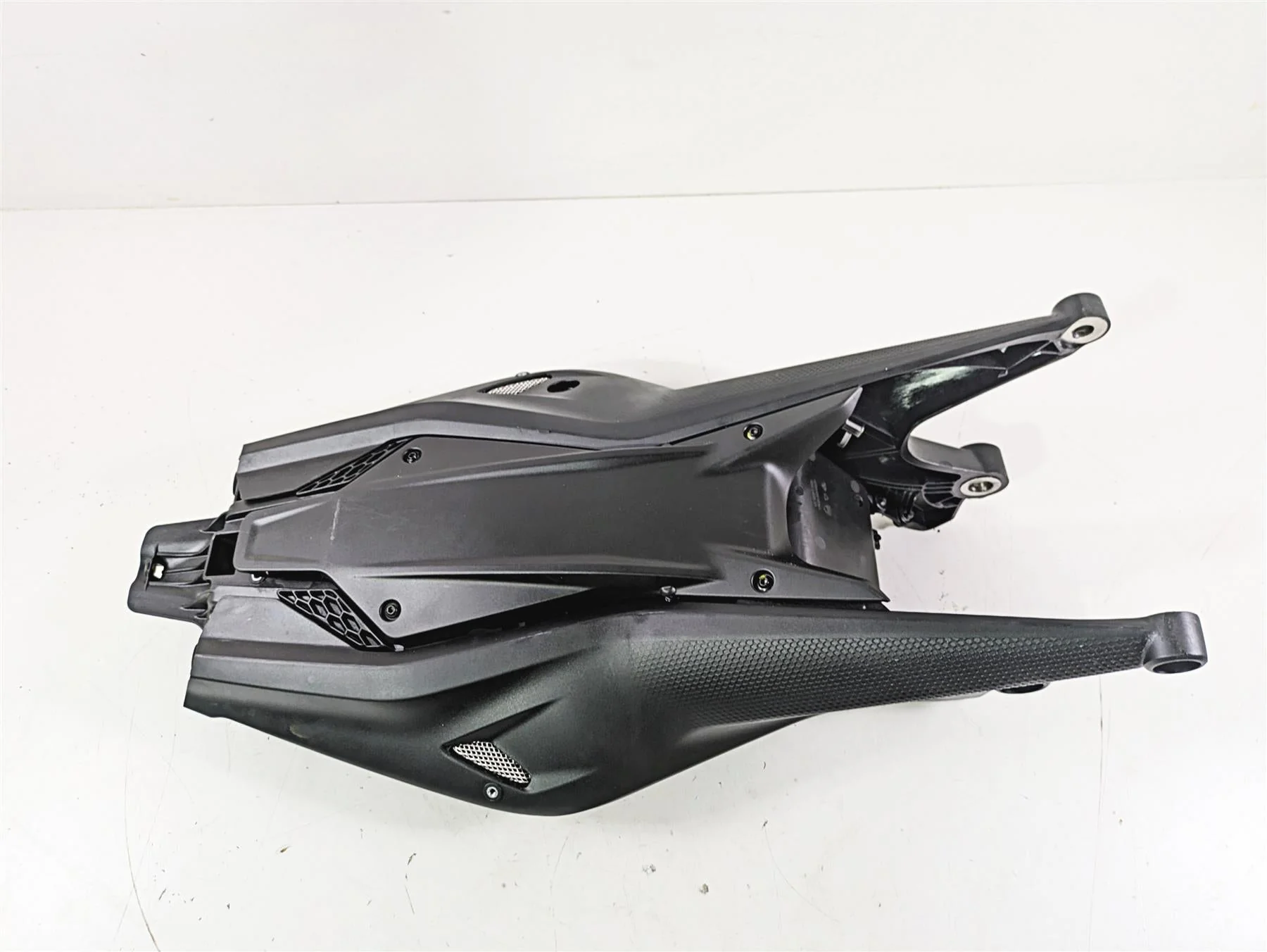 2023 Ducati Monster 937 SP Rear Left Right Subframe Set L 46910422B R 46910432B - Image 11