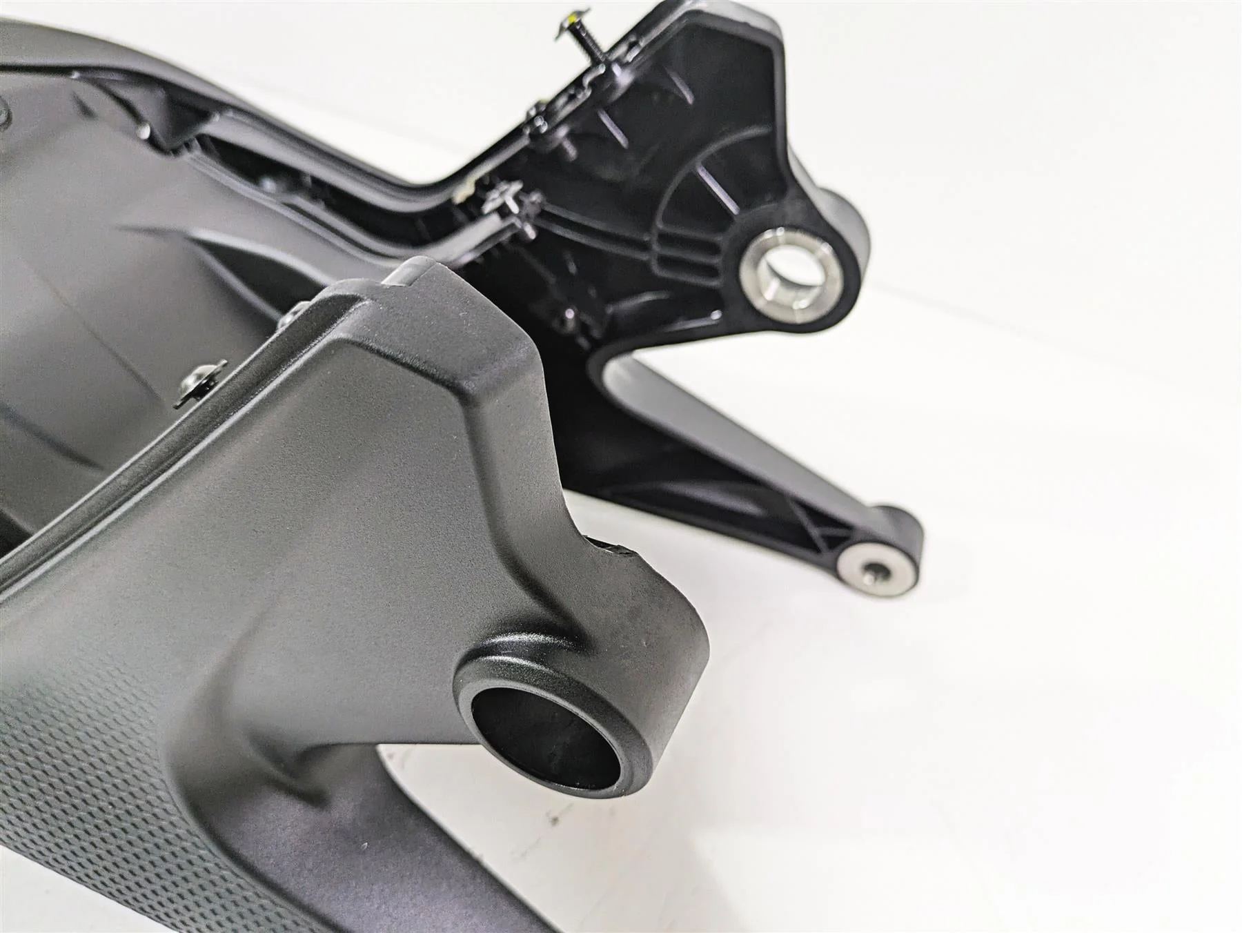 2023 Ducati Monster 937 SP Rear Left Right Subframe Set L 46910422B R 46910432B - Image 6