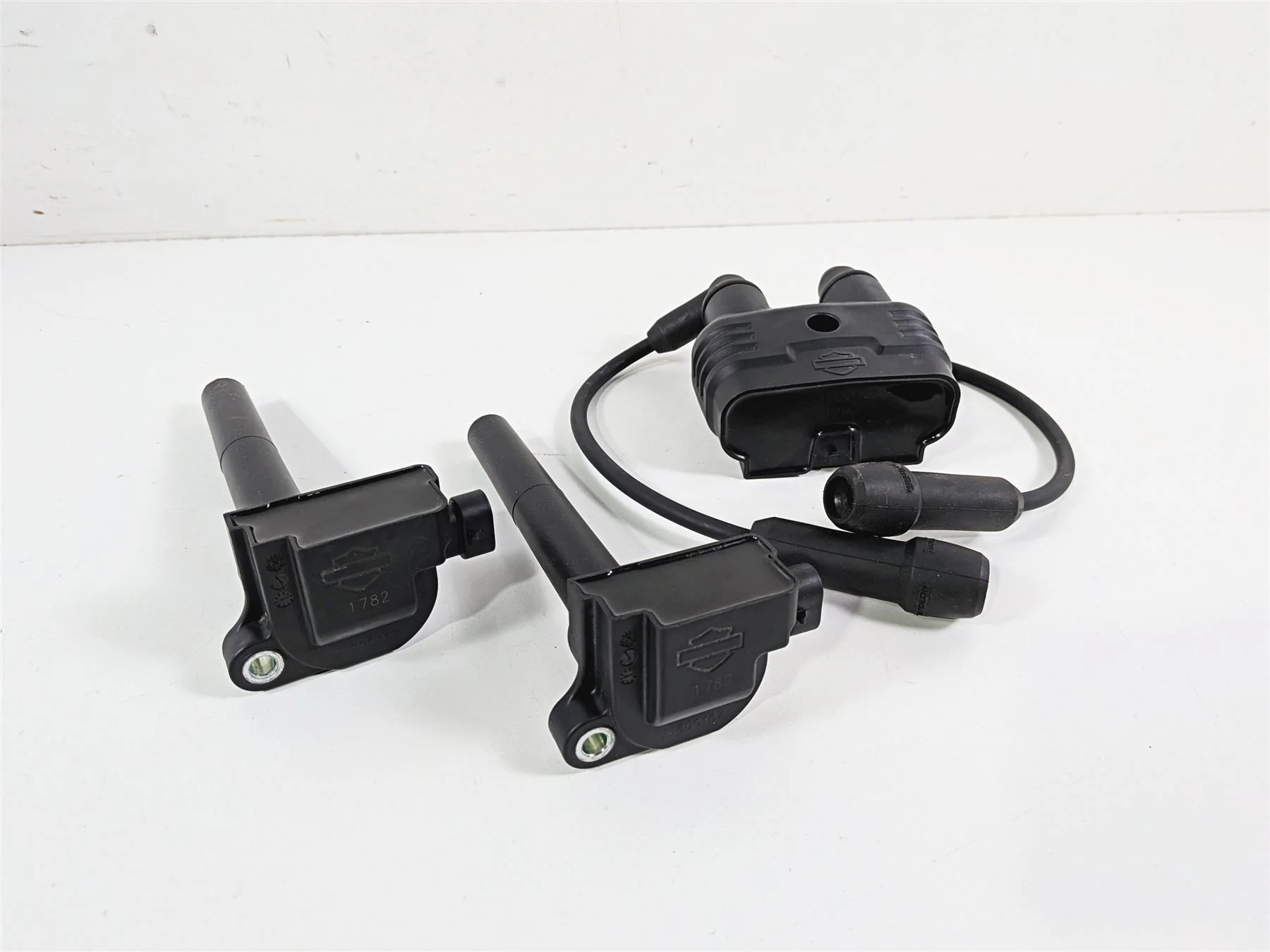 2023 Harley Adv RA1250 S Pan America Ignition Coil Set 31600167 31600166 - Image 2
