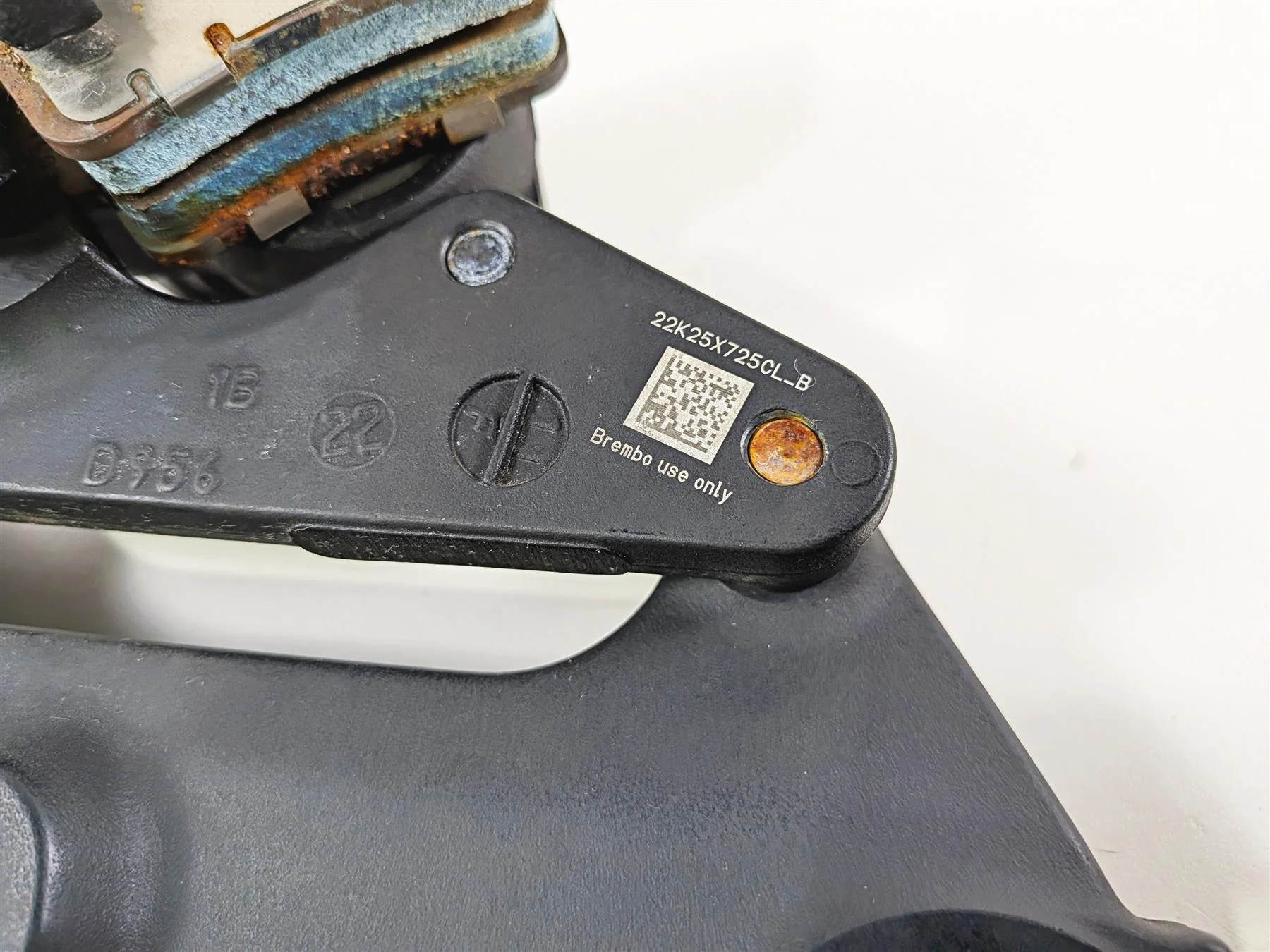 2023 Harley Adv RA1250 S Pan America Rear Brake Caliper Brembo 41300234 - Image 8