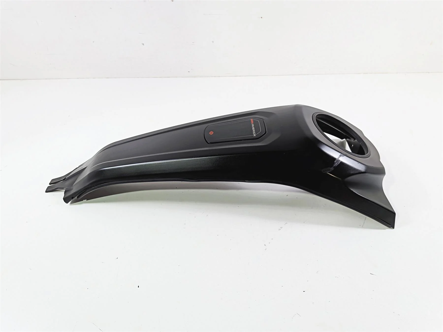 2023 Harley Adv RA1250 S Pan America Upper Center Tank Cover - Scratch 70900924 - Image 3