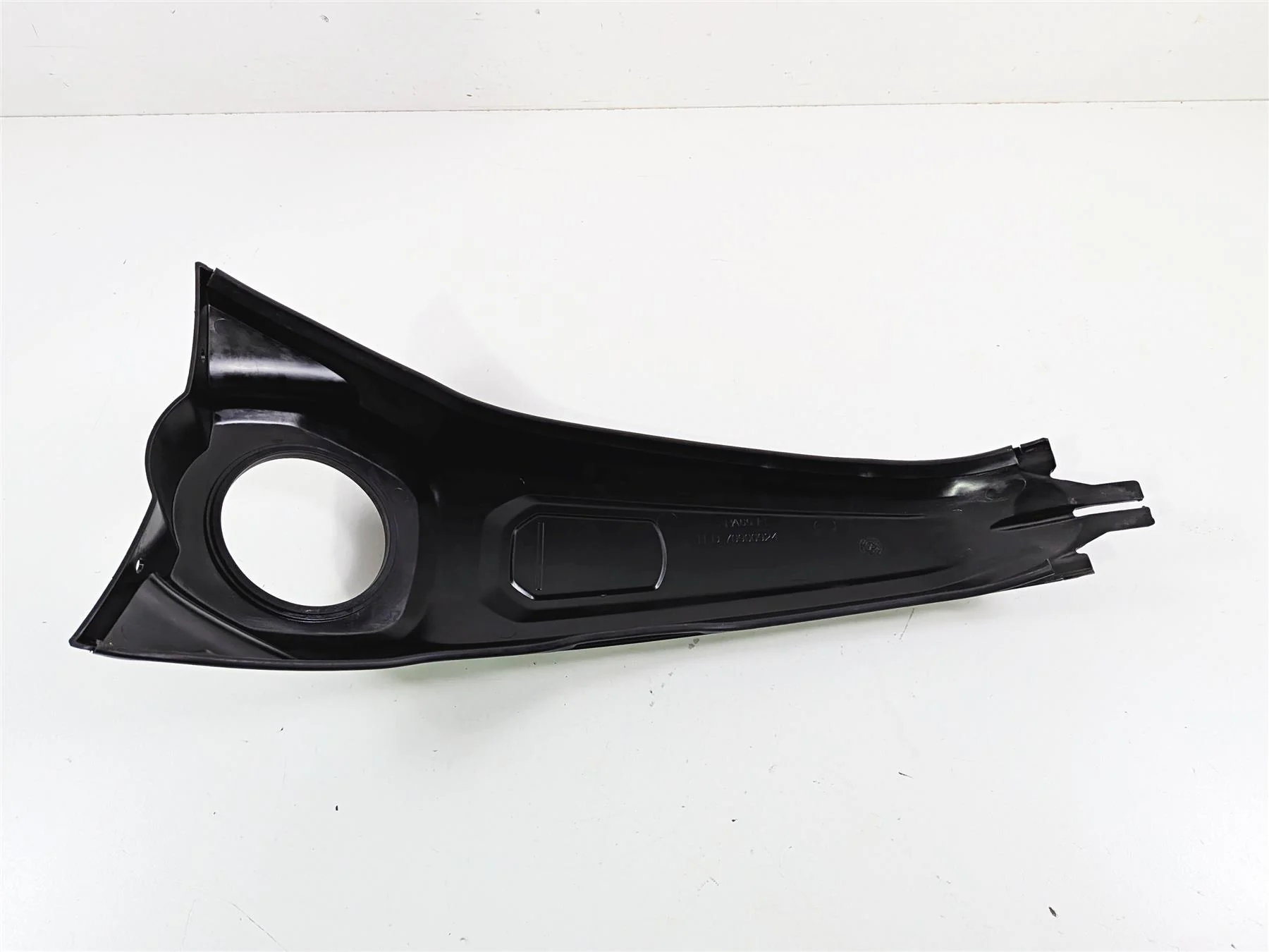 2023 Harley Adv RA1250 S Pan America Upper Center Tank Cover - Scratch 70900924 - Image 4