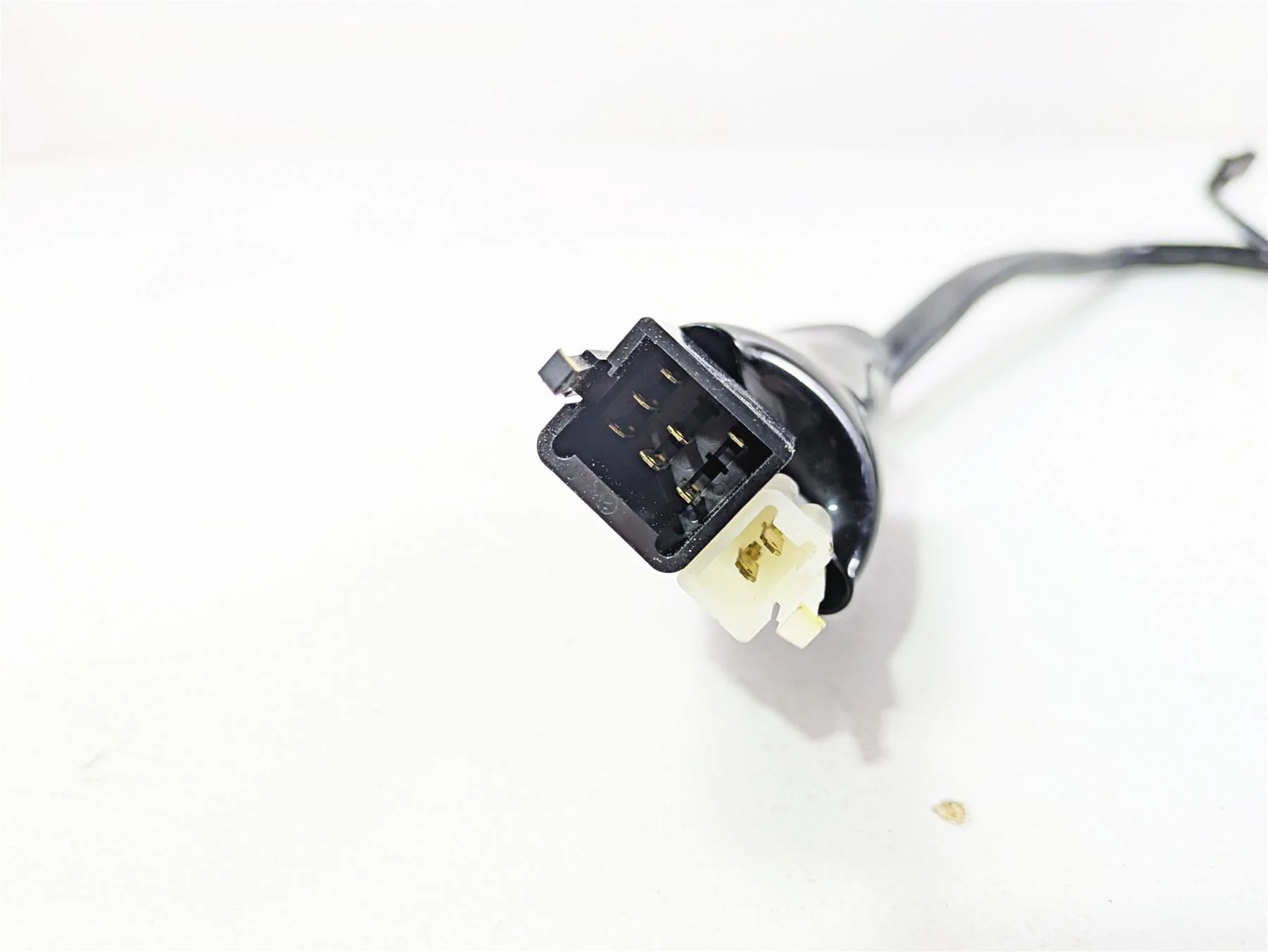 2023 Kawasaki EX400 Ninja Left Hand Turn Signal Control Switch 46091-0372 - Image 10