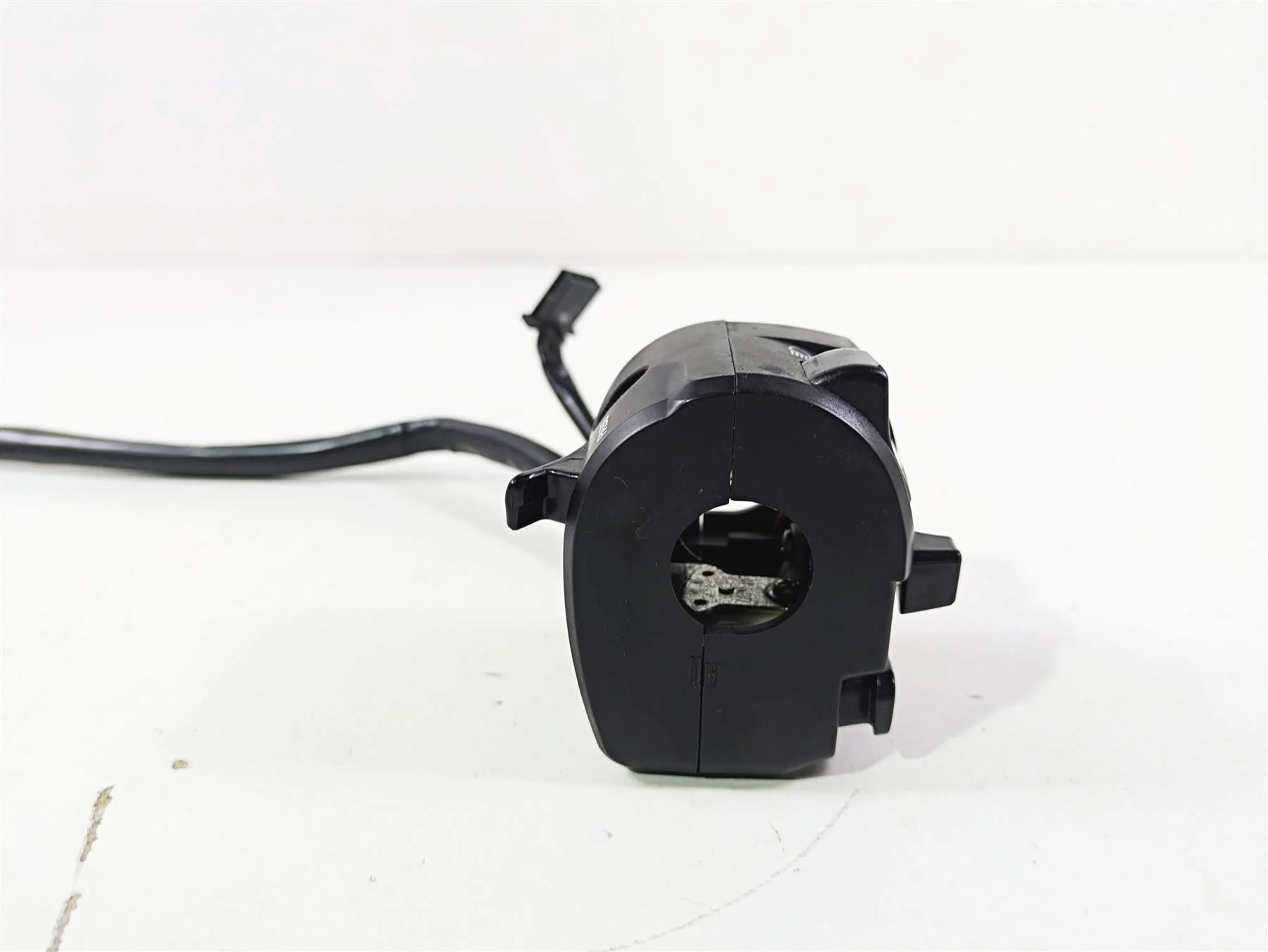 2023 Kawasaki EX400 Ninja Left Hand Turn Signal Control Switch 46091-0372 - Image 3