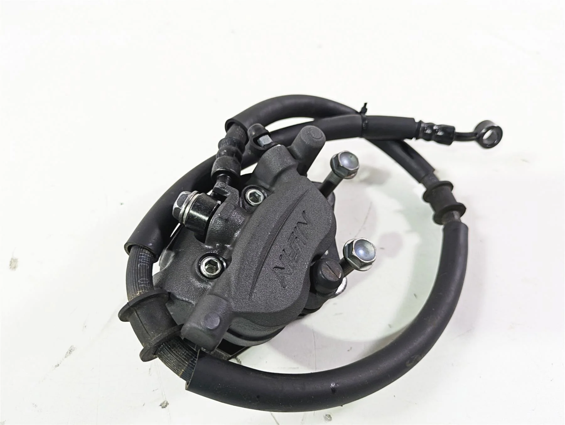 2023 Kawasaki EX400 Ninja Nissin Front Brake Caliper + Line 43080-0244-DJ - Image 11