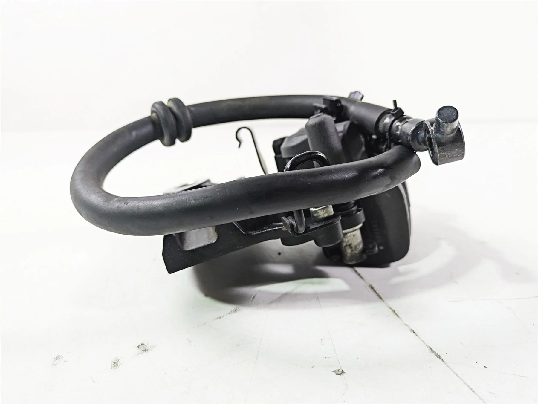2023 Kawasaki EX400 Ninja Nissin Rear Brake Caliper & Line 43080-0245-DJ - Image 5