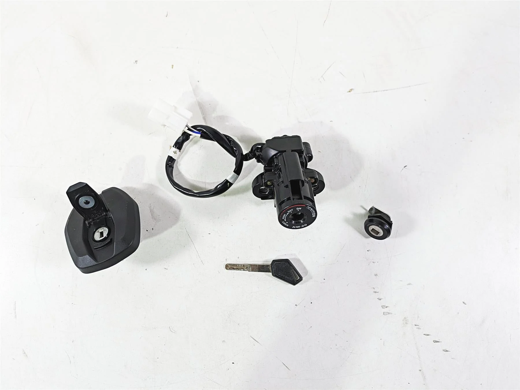 2023 Kawasaki KLR KL 650 Adventure Ignition Switch Key Lock Set 27005-5190 - Image 3