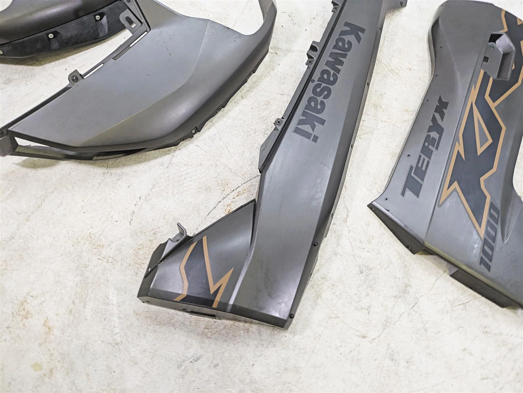 2023 Kawasaki Teryx KRX KRF 1000 C Fender Door Cover Plastic Fairings 35038-0014 - Image 4