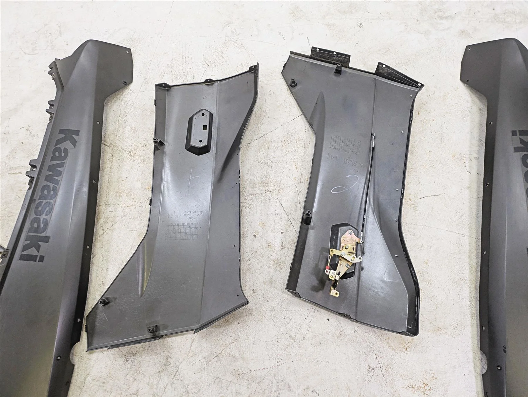 2023 Kawasaki Teryx KRX KRF 1000 C Fender Door Cover Plastic Fairings 35038-0014 - Image 6
