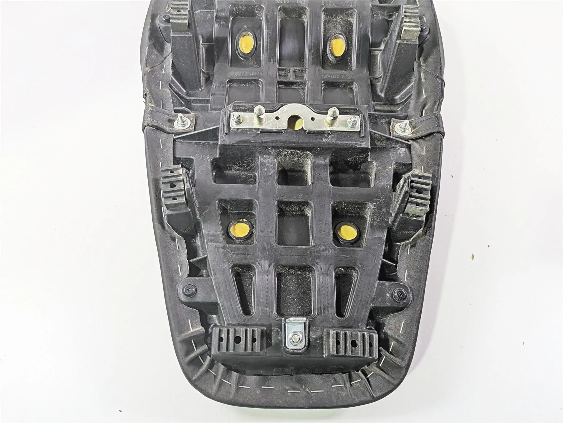 2023 Kawasaki ZX1400 ZX14R Ninja Seat Saddle - Small Tear 53066-0433 - Image 8