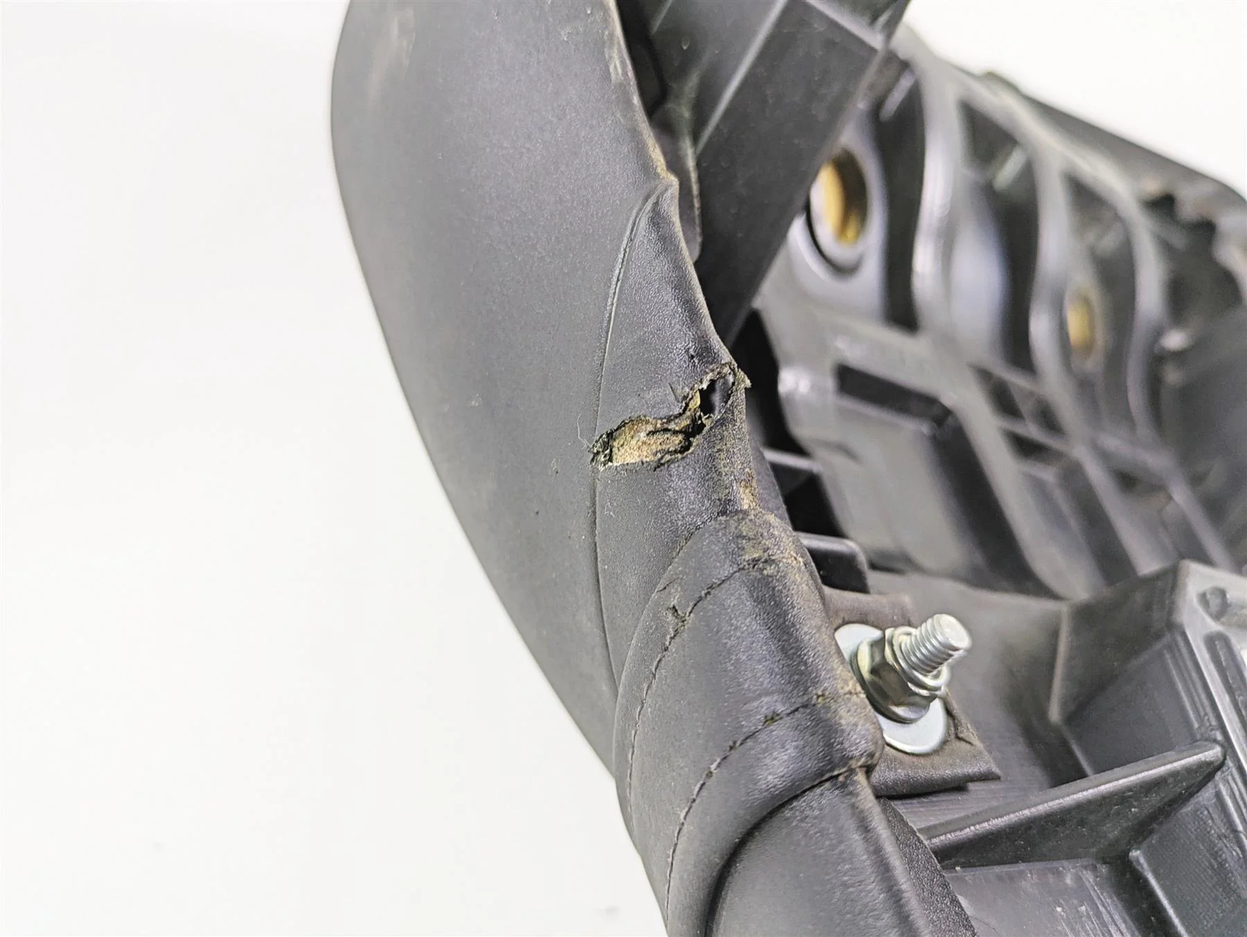 2023 Kawasaki ZX1400 ZX14R Ninja Seat Saddle - Small Tear 53066-0433 - Image 9