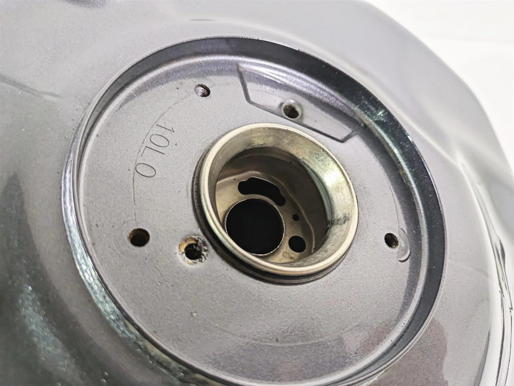 2023 Suzuki GSX1300 RR Hayabusa Fuel Gas Petrol Tank - Read 44100-10L00 - Image 8