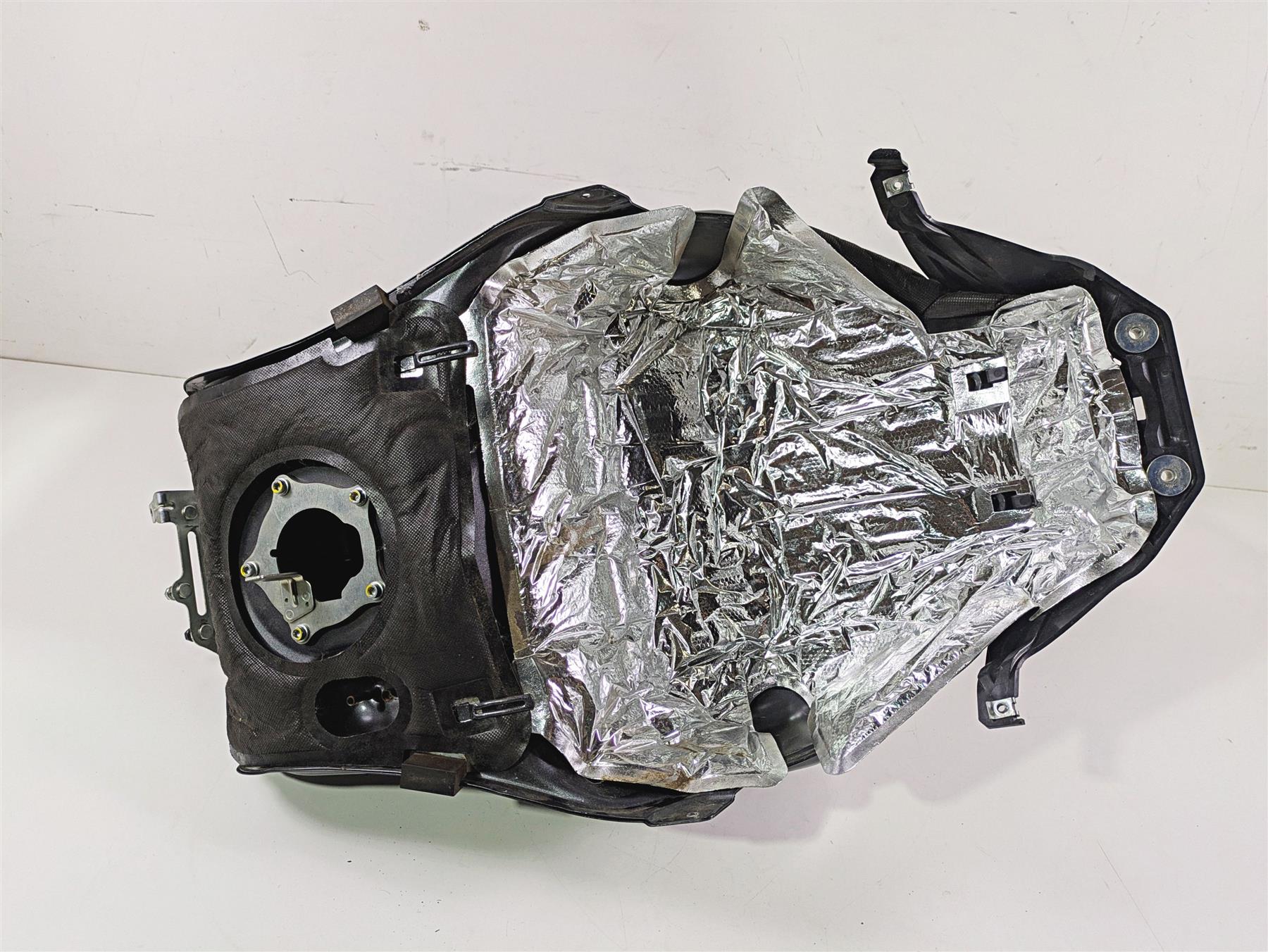 2023 Suzuki GSX1300 RR Hayabusa Fuel Gas Petrol Tank - Read 44100-10L00 - Image 9