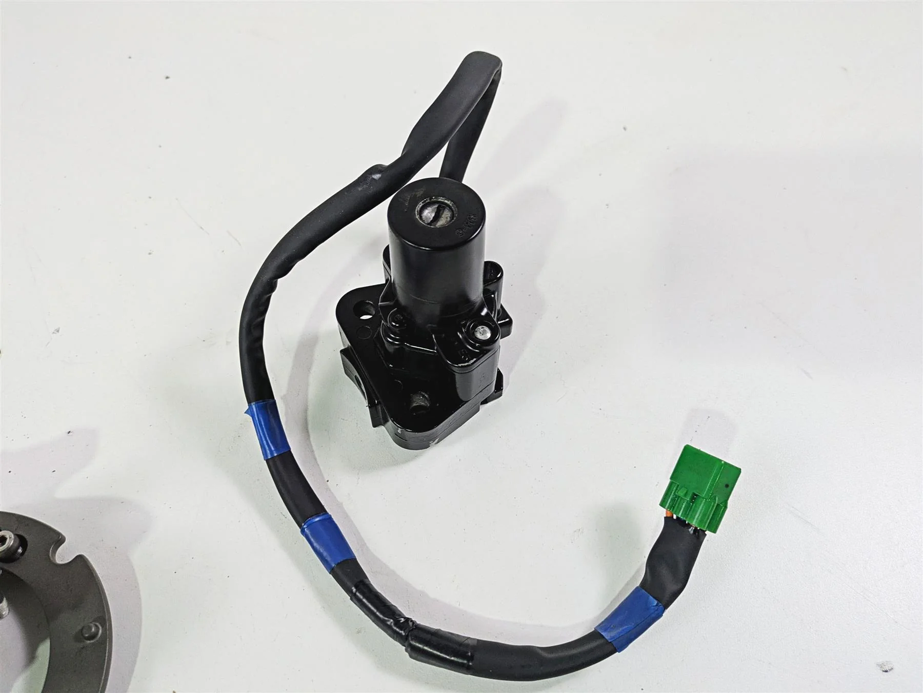 2023 Suzuki GSX1300 RR Hayabusa Ignition Switch Key Lock Set 37104-10820 - Image 6