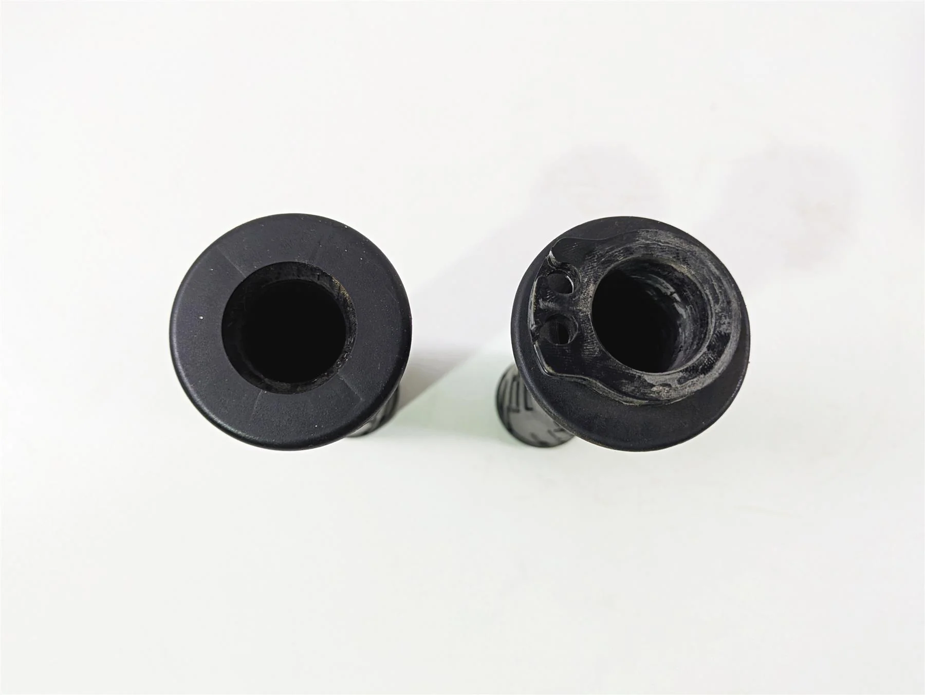 2023 Suzuki GSX1300 RR Hayabusa Left Right Handle Bar Grip Set 57110-21H02 - Image 11