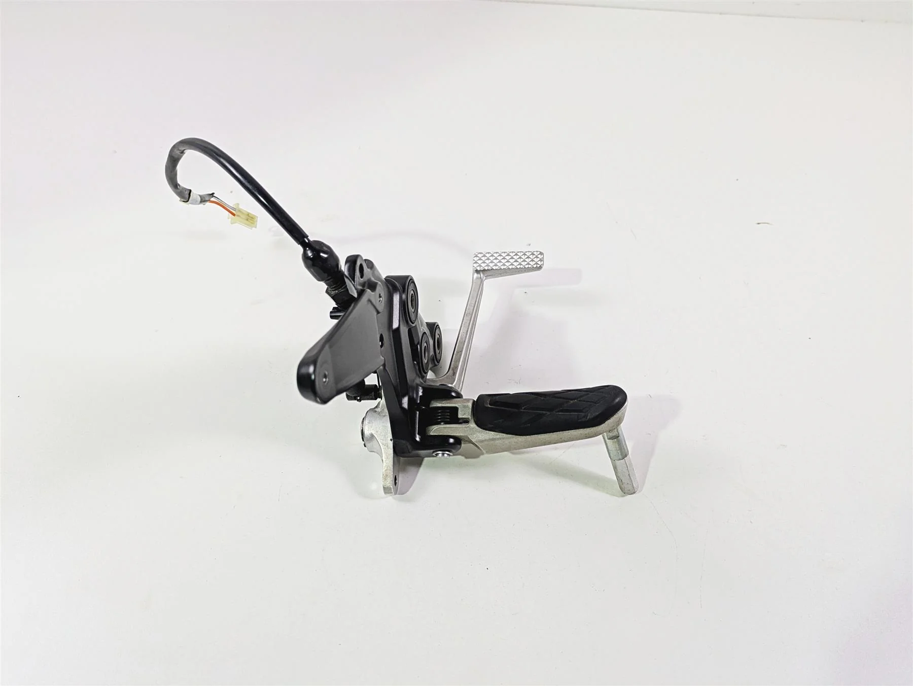 2023 Suzuki GSX1300 RR Hayabusa Right Front Footpeg & Brake Pedal 43510-10L00