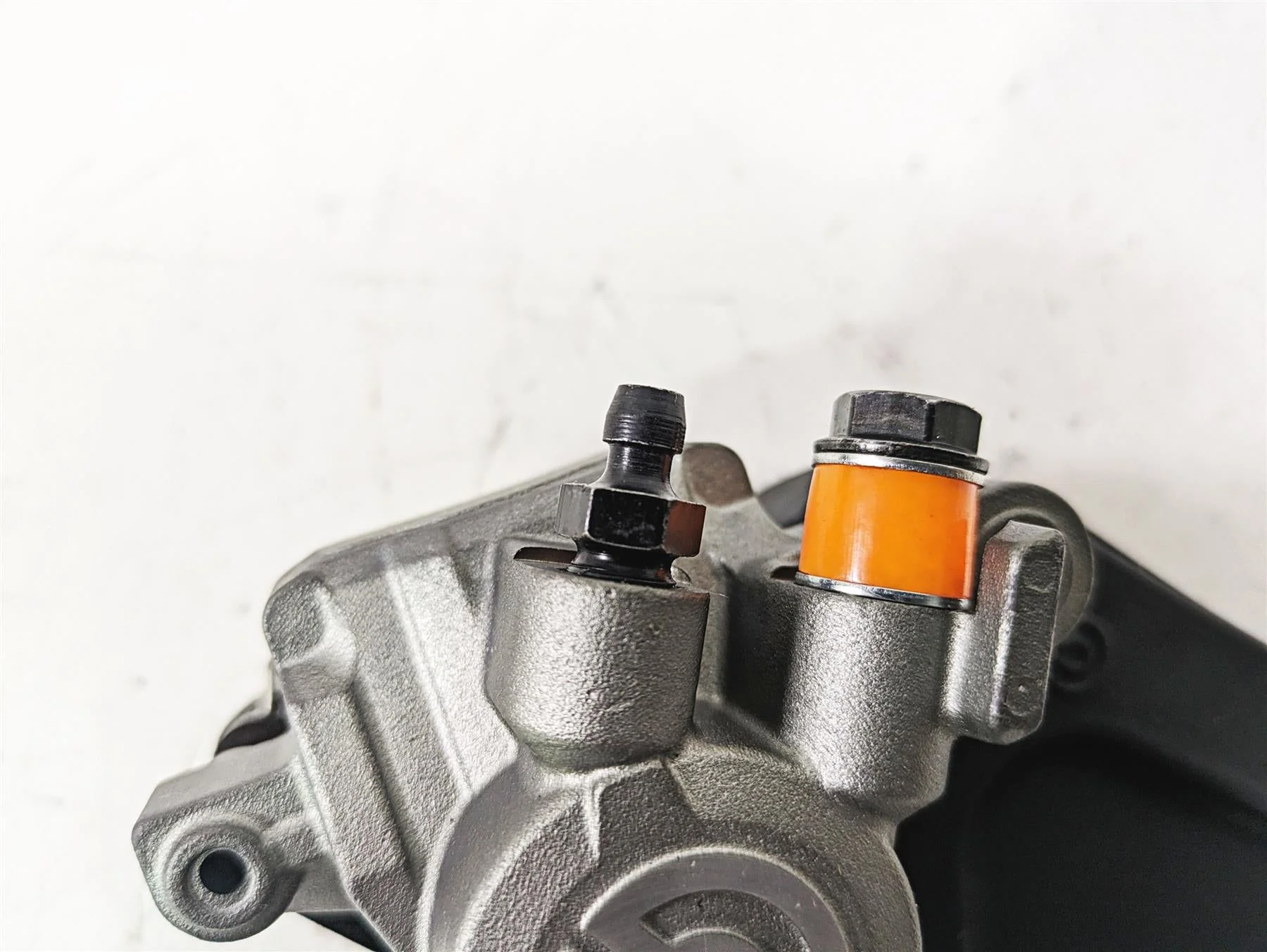 2023 Triumph Street Triple 765 RS Brembo Rear Brake Caliper + Bracket T2024011 - Image 2
