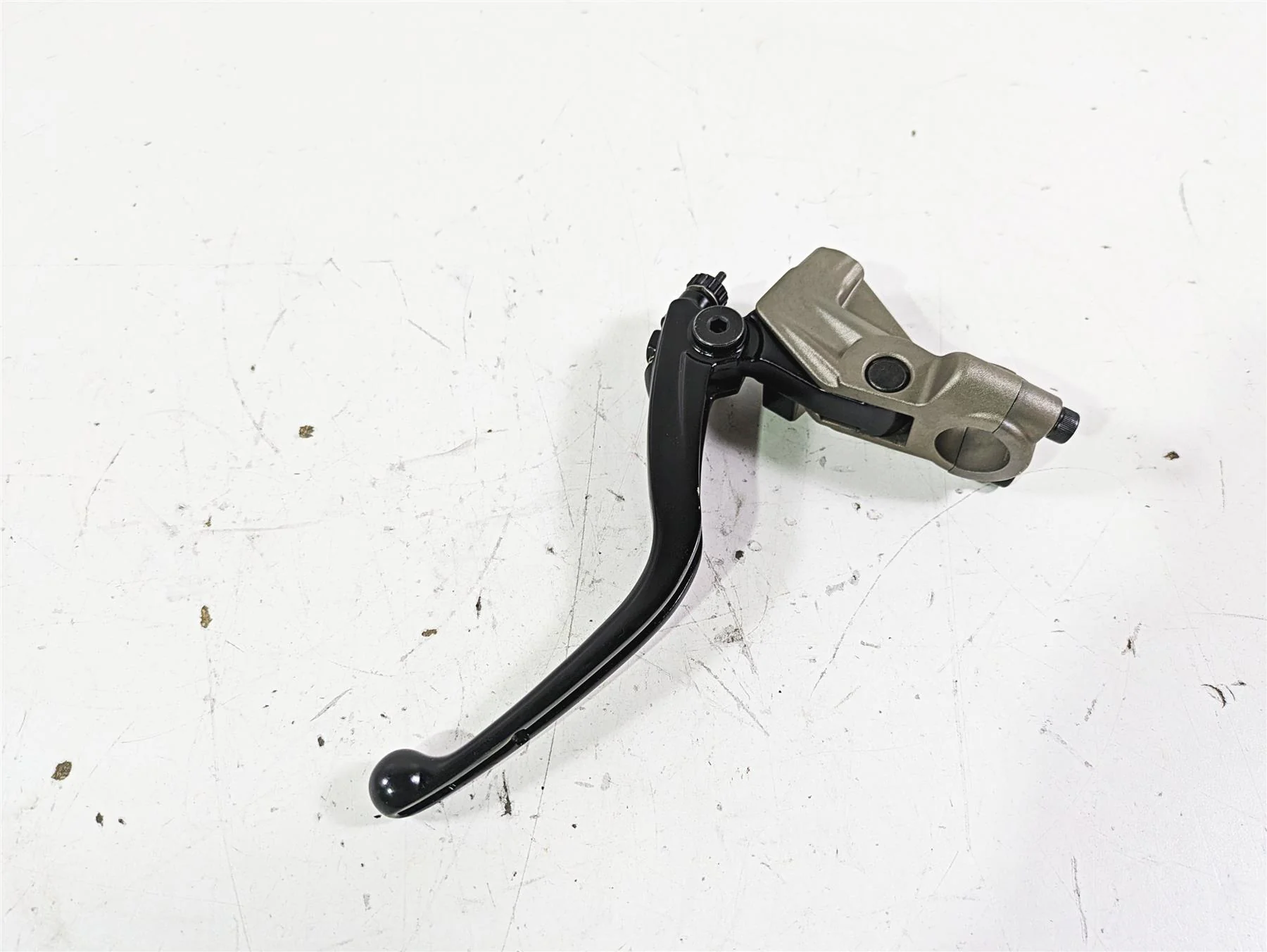2023 Triumph Street Triple 765 RS Clutch Perch & Lever T2043061 - Image 12