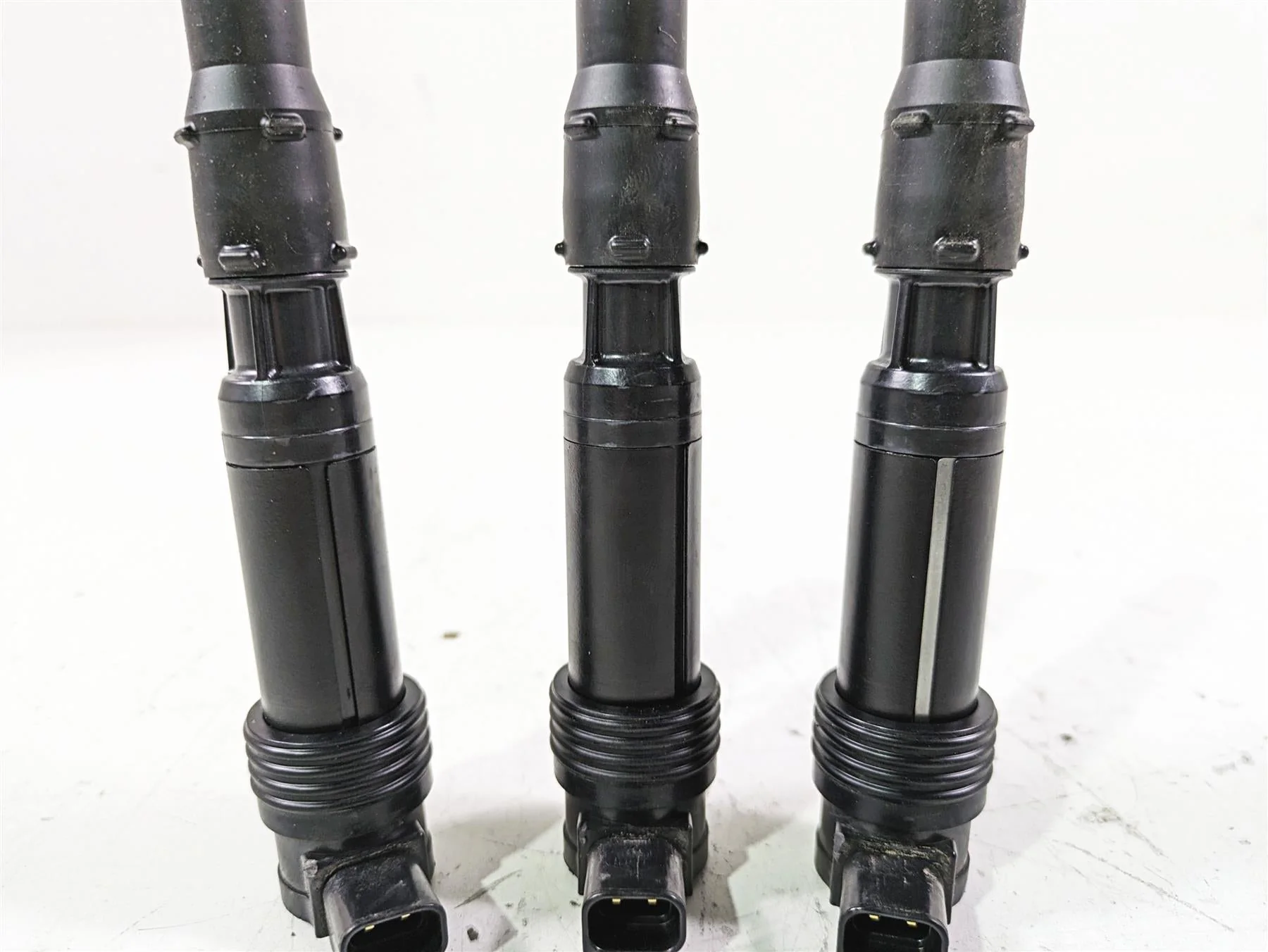 2023 Triumph Street Triple 765 RS Ignition Coils Stick Coil Set T1291504 - Image 10