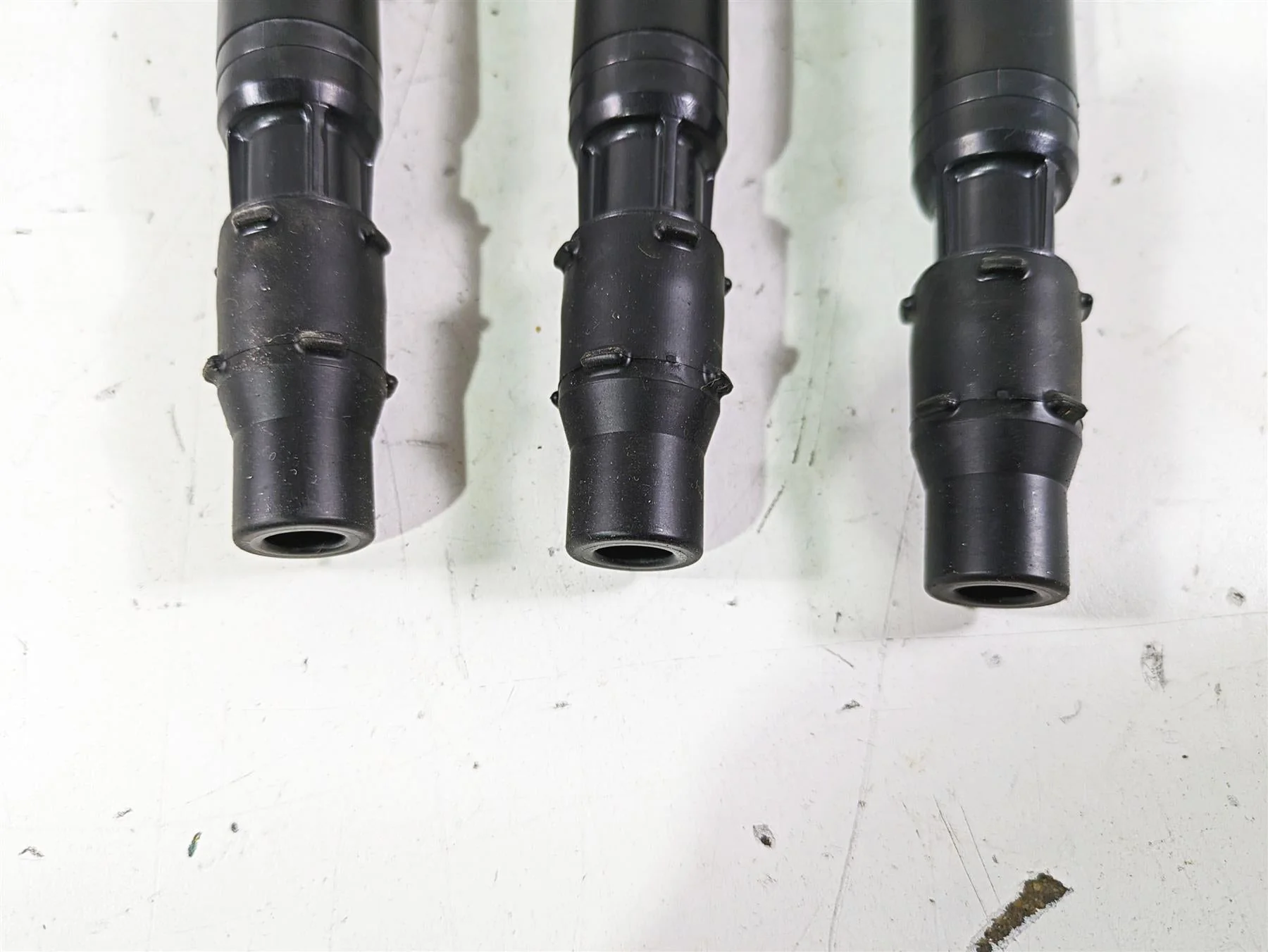 2023 Triumph Street Triple 765 RS Ignition Coils Stick Coil Set T1291504 - Image 2