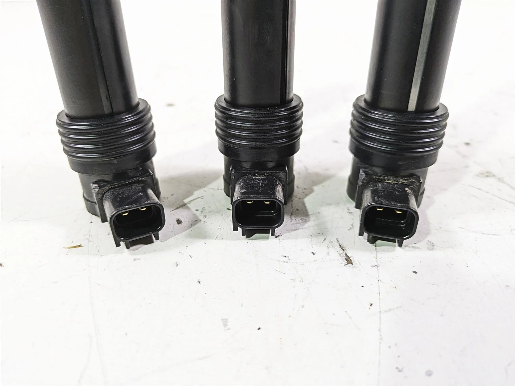 2023 Triumph Street Triple 765 RS Ignition Coils Stick Coil Set T1291504 - Image 9