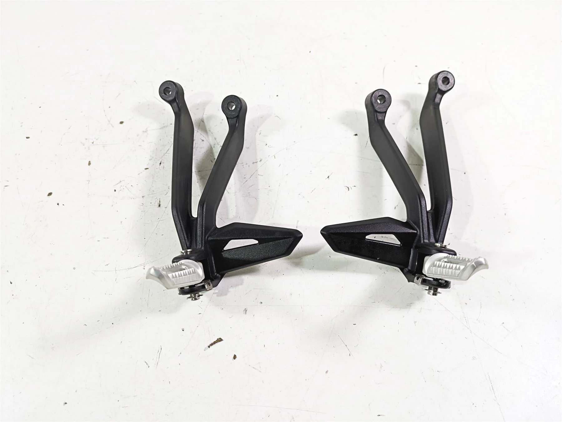 2023 Triumph Street Triple 765 RS Rear Passenger Footpeg Set T2088156 T2088157