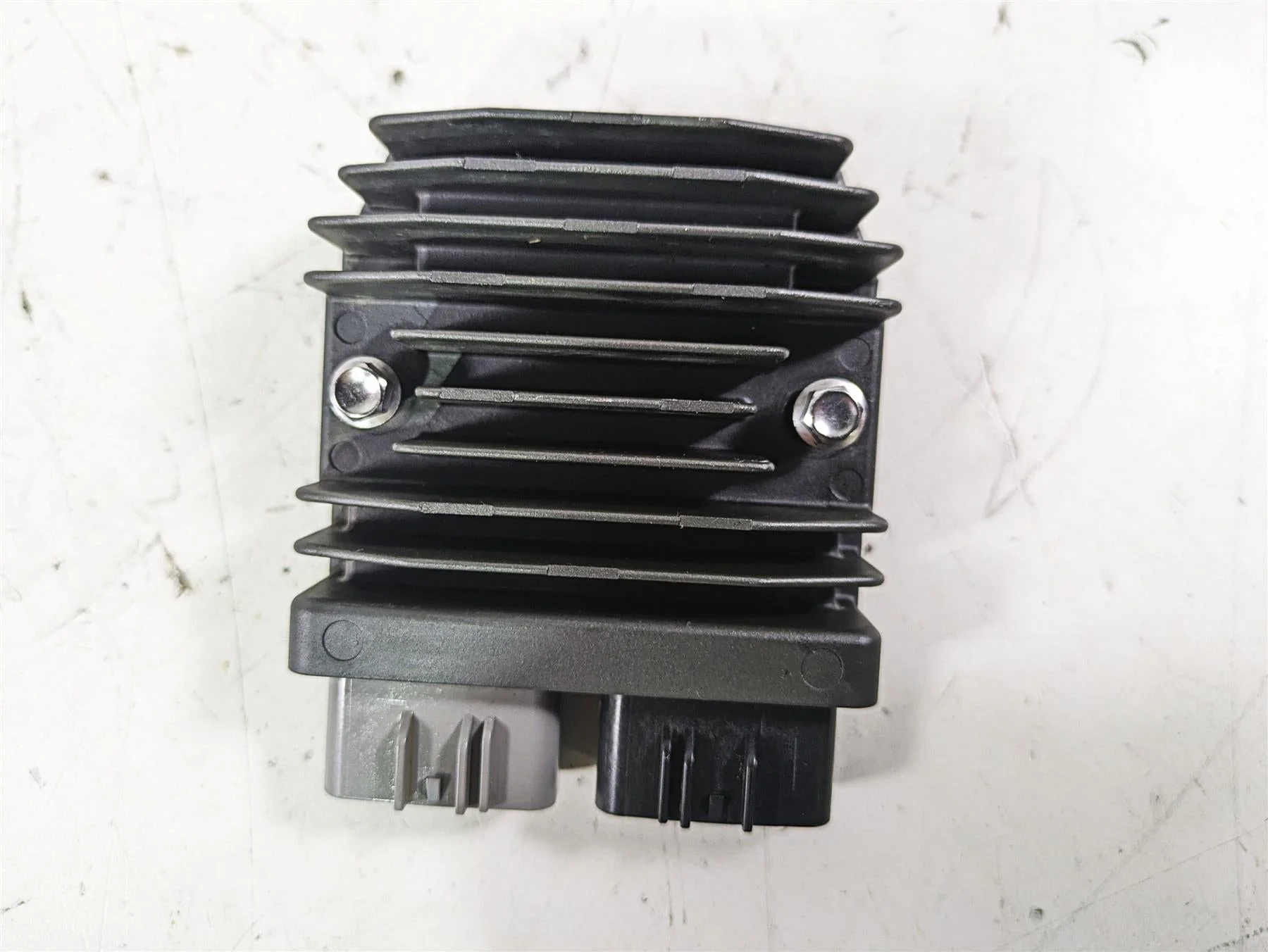 2023 Triumph Street Triple 765 RS Rectifier Voltage Regulator FH027AA T1300675 - Image 10