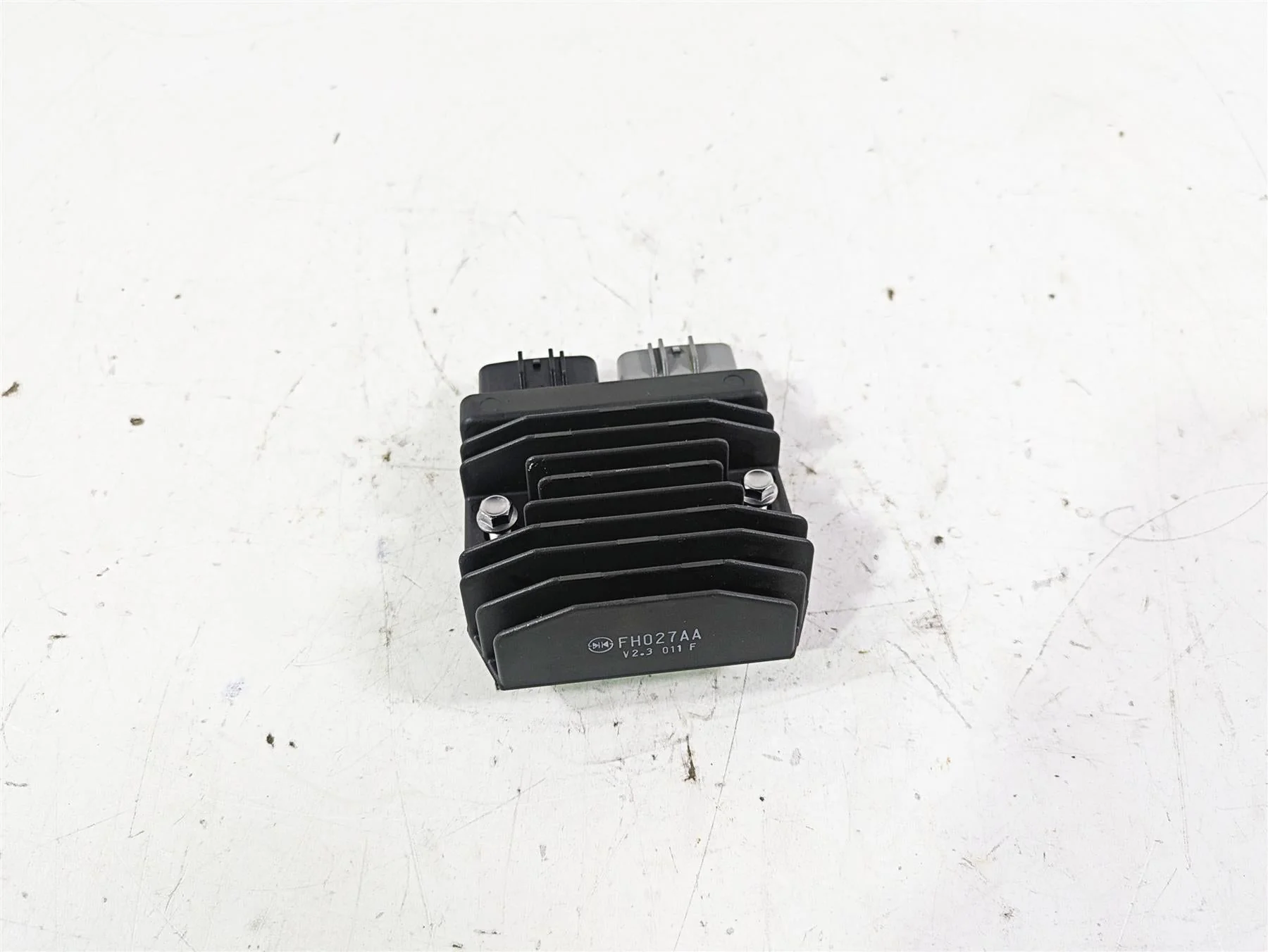 2023 Triumph Street Triple 765 RS Rectifier Voltage Regulator FH027AA T1300675 - Image 11