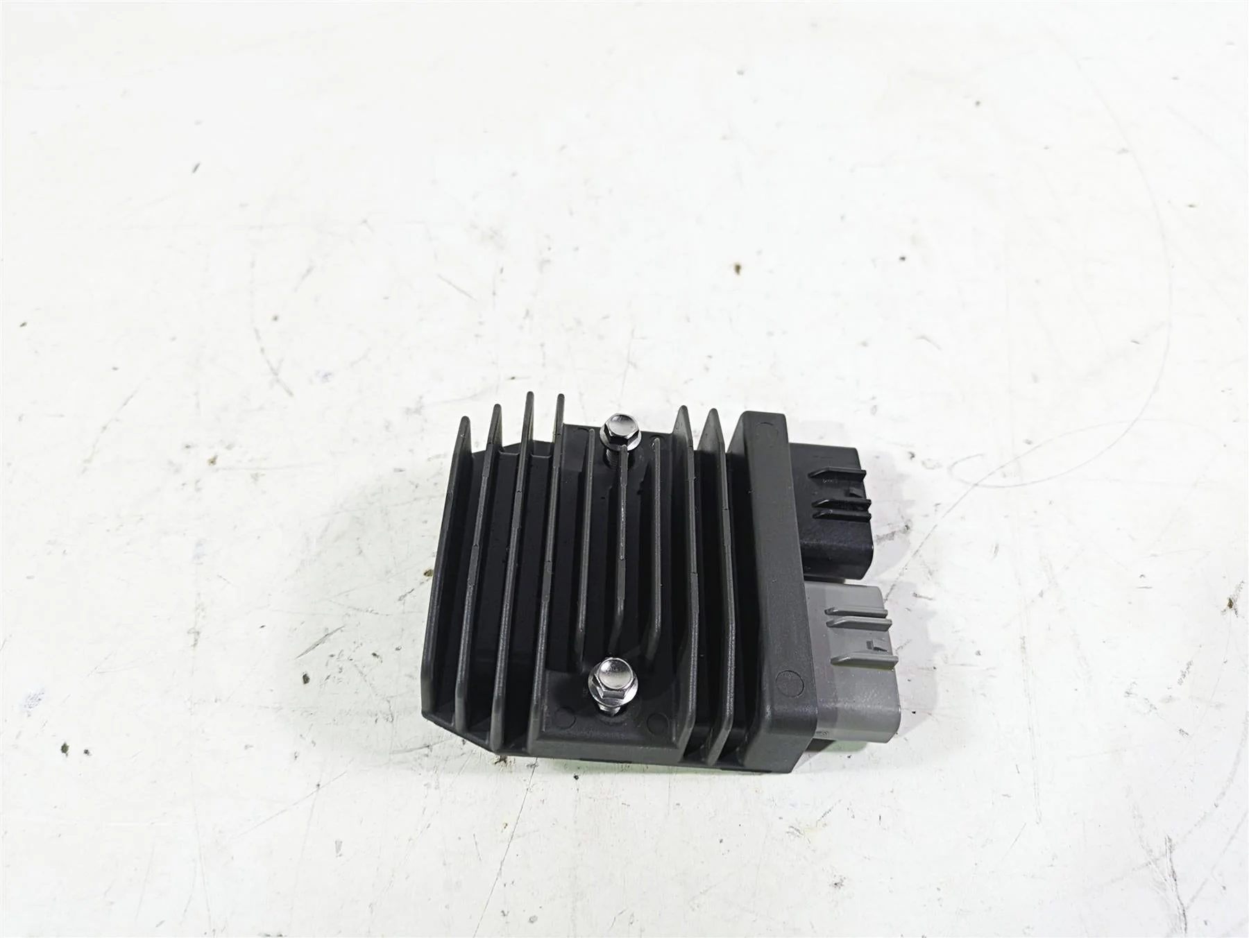 2023 Triumph Street Triple 765 RS Rectifier Voltage Regulator FH027AA T1300675 - Image 12