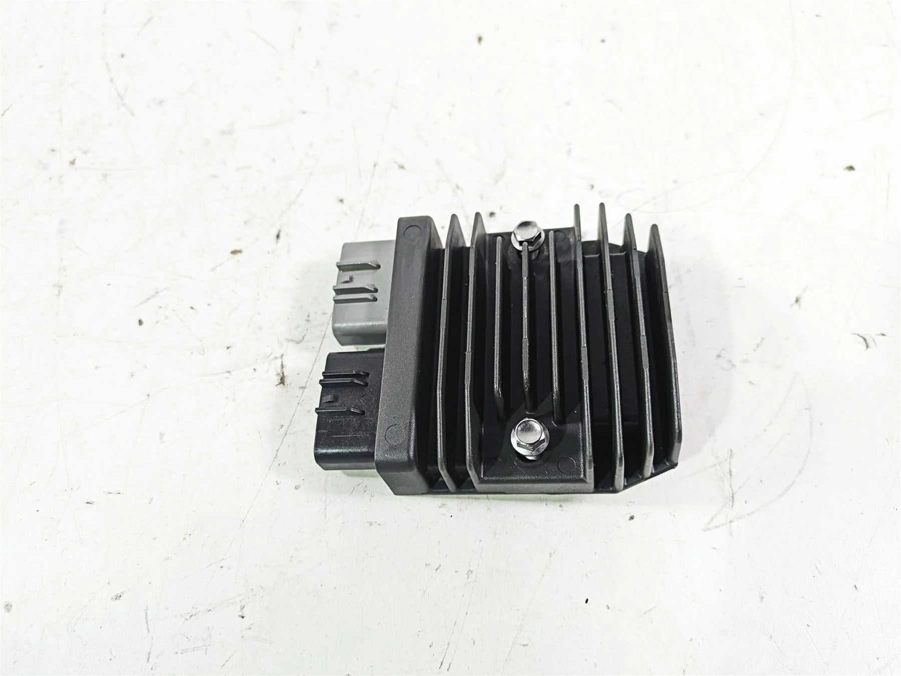 2023 Triumph Street Triple 765 RS Rectifier Voltage Regulator FH027AA T1300675 - Image 2
