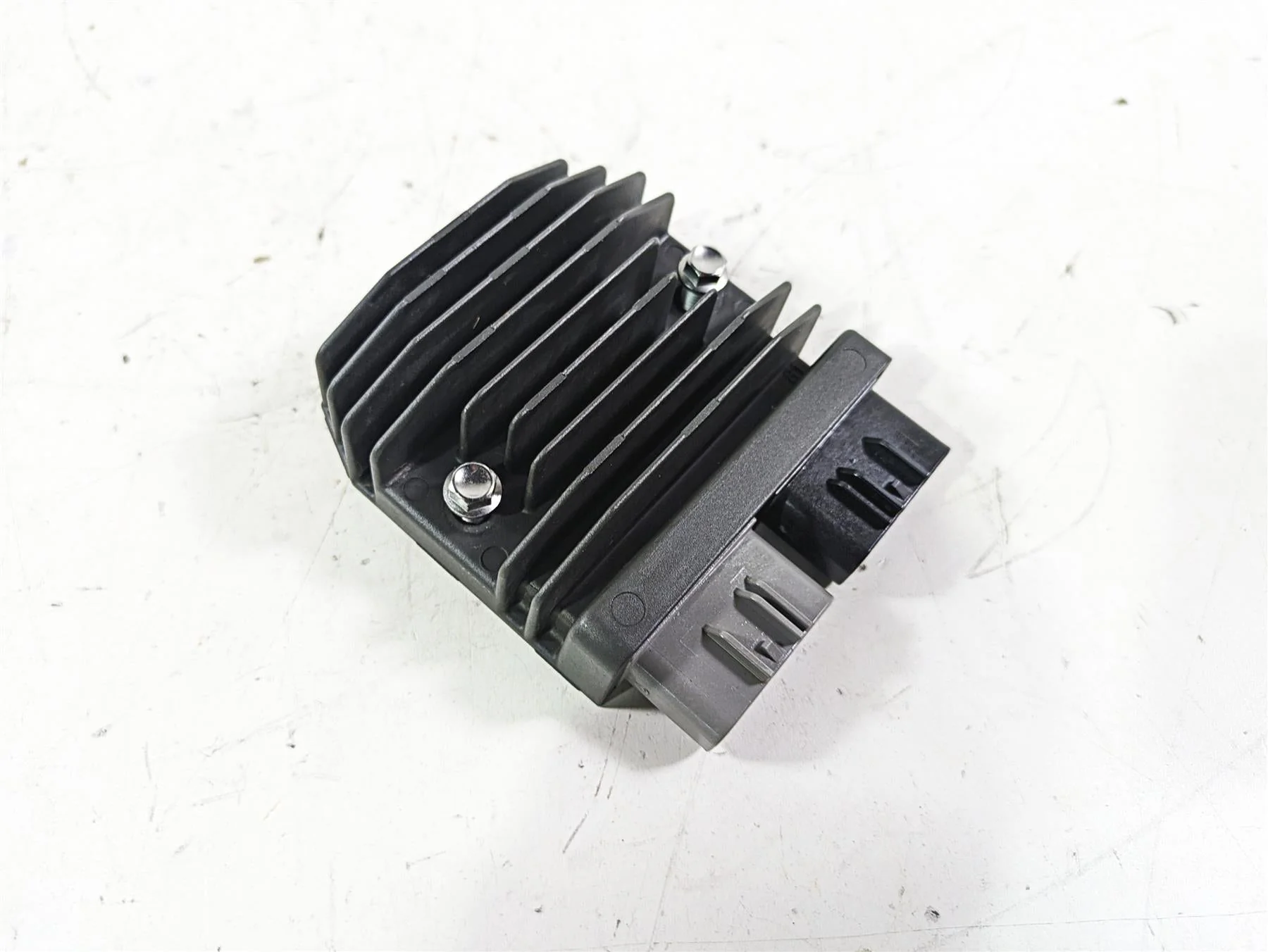2023 Triumph Street Triple 765 RS Rectifier Voltage Regulator FH027AA T1300675 - Image 8
