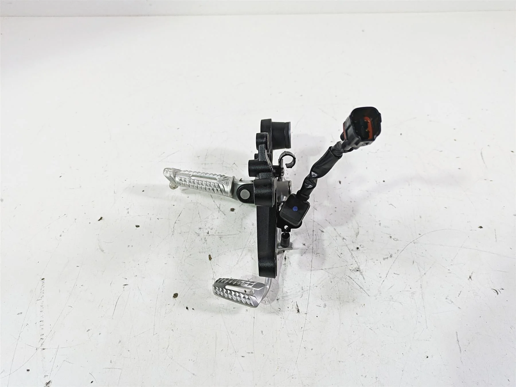 2023 Triumph Street Triple 765 RS Right Rider Footpeg & Brake Pedal T2082484 - Image 2