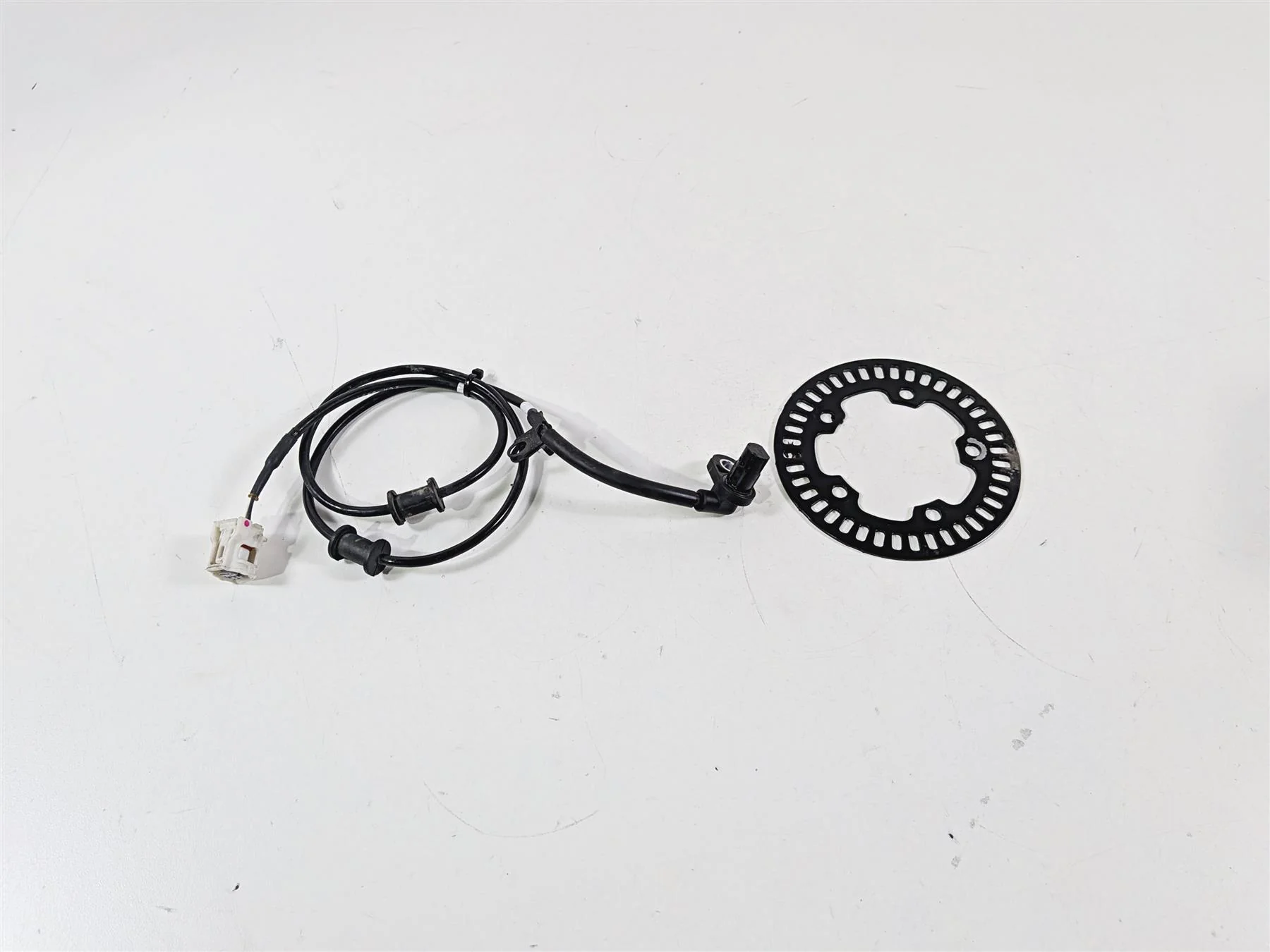 2023 Yamaha MT10 MTN1000 Front Abs Brake Wheel Speed Sensor 2CR-85970-01-00 - Image 2