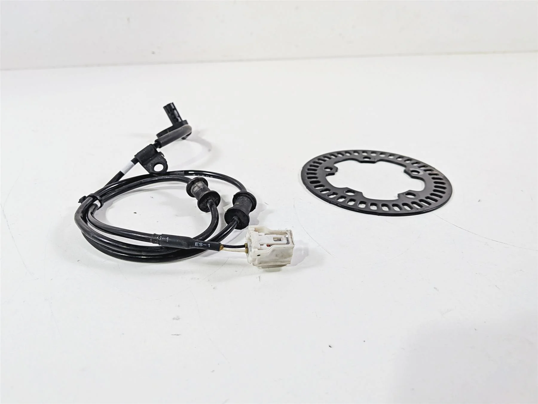 2023 Yamaha MT10 MTN1000 Front Abs Brake Wheel Speed Sensor 2CR-85970-01-00 - Image 4