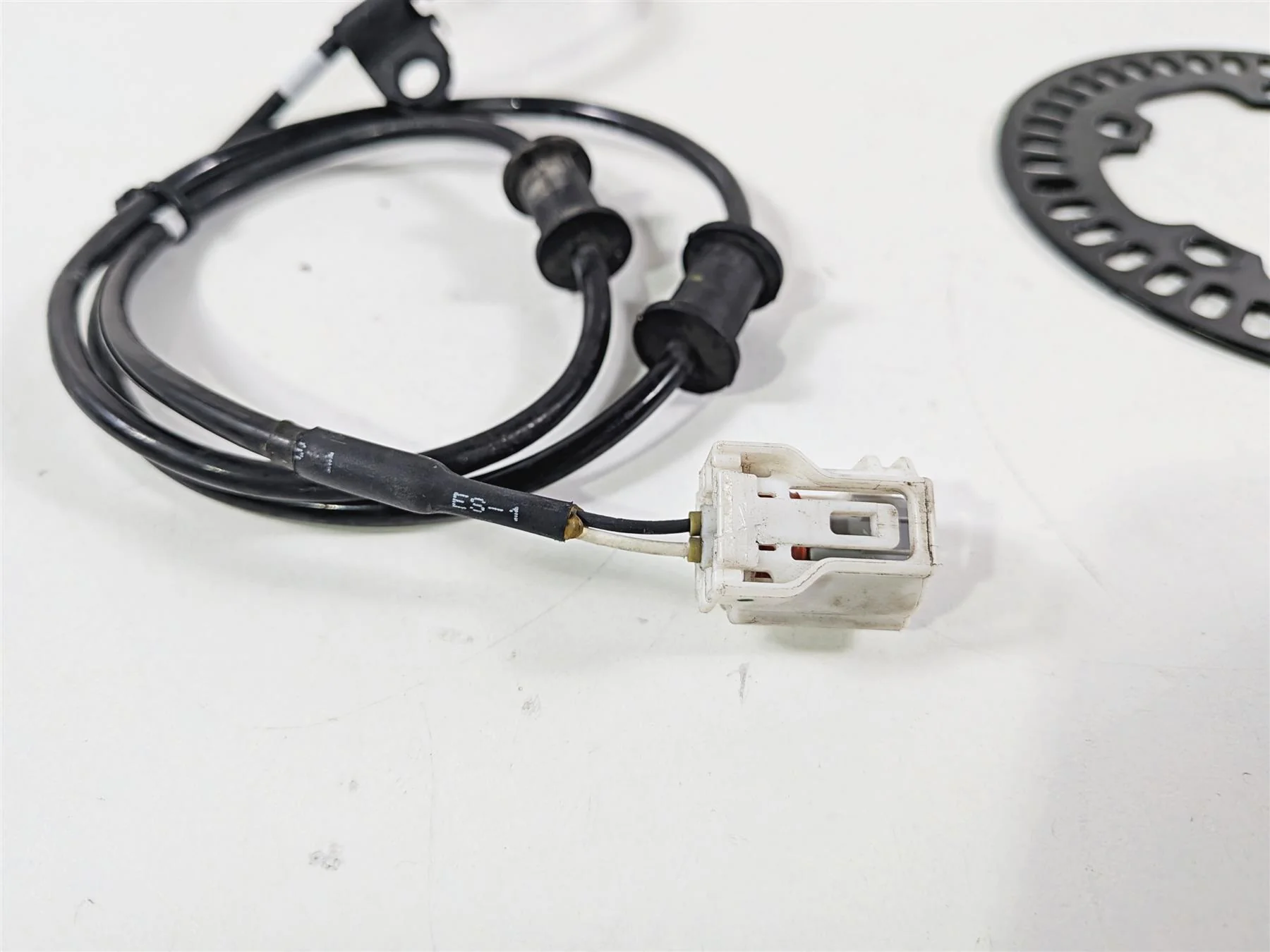 2023 Yamaha MT10 MTN1000 Front Abs Brake Wheel Speed Sensor 2CR-85970-01-00 - Image 5