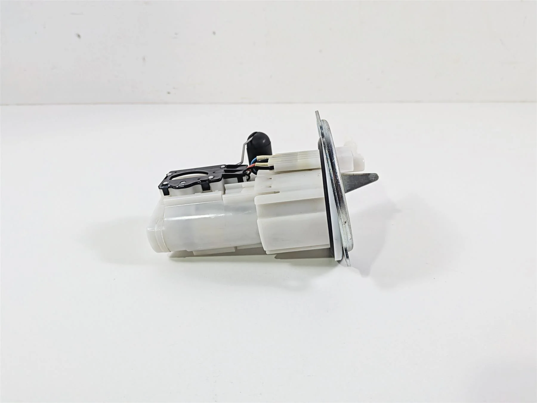 2023 Yamaha MT10 MTN1000 Fuel Gas Petrol Pump B67-13907-10-00 - Image 3