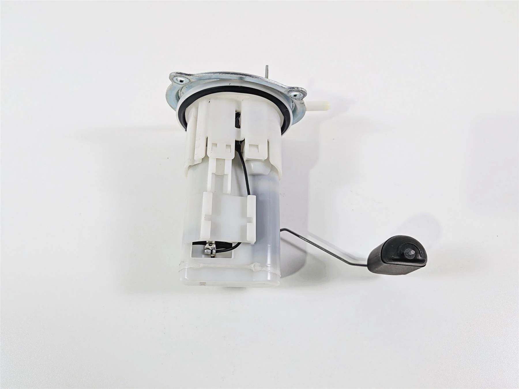 2023 Yamaha MT10 MTN1000 Fuel Gas Petrol Pump B67-13907-10-00 - Image 4