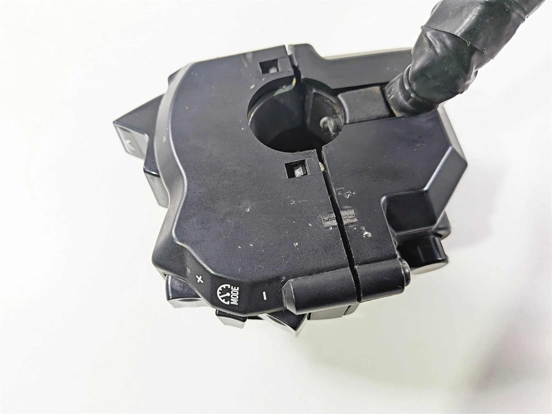 2023 Yamaha MT10 MTN1000 Left Hand Control Switch Cruise BGG-83954-00-00 - Image 10