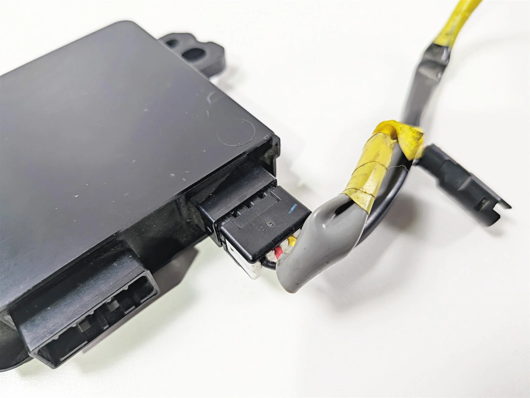2023 Yamaha MT10 MTN1000 Light Control Module Unit Back Box 2PP-85490-00 - Image 10
