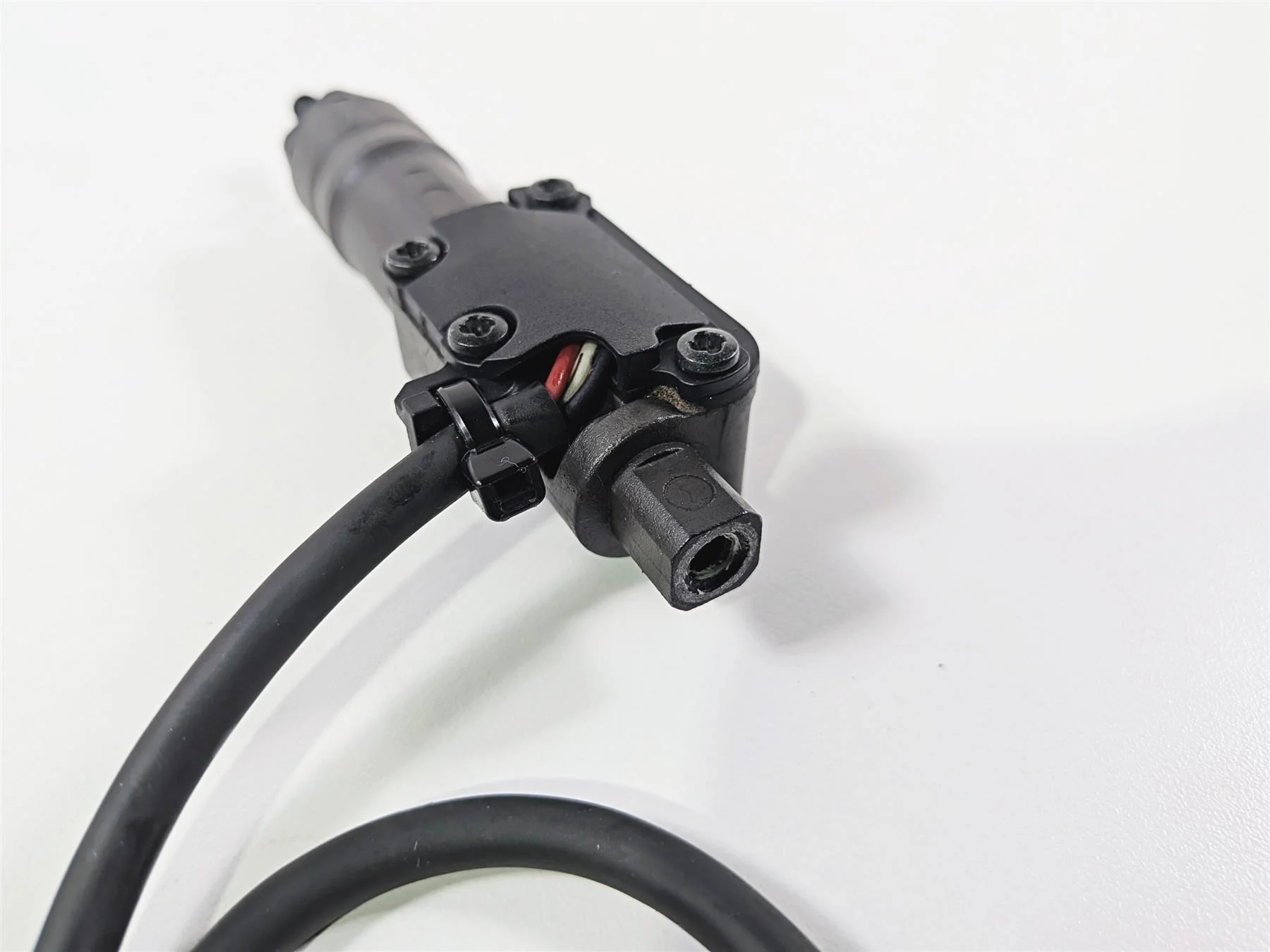 2023 Yamaha MT10 MTN1000 Quick Shifter Shift Assistant B5Y-82480-00-00 - Image 4