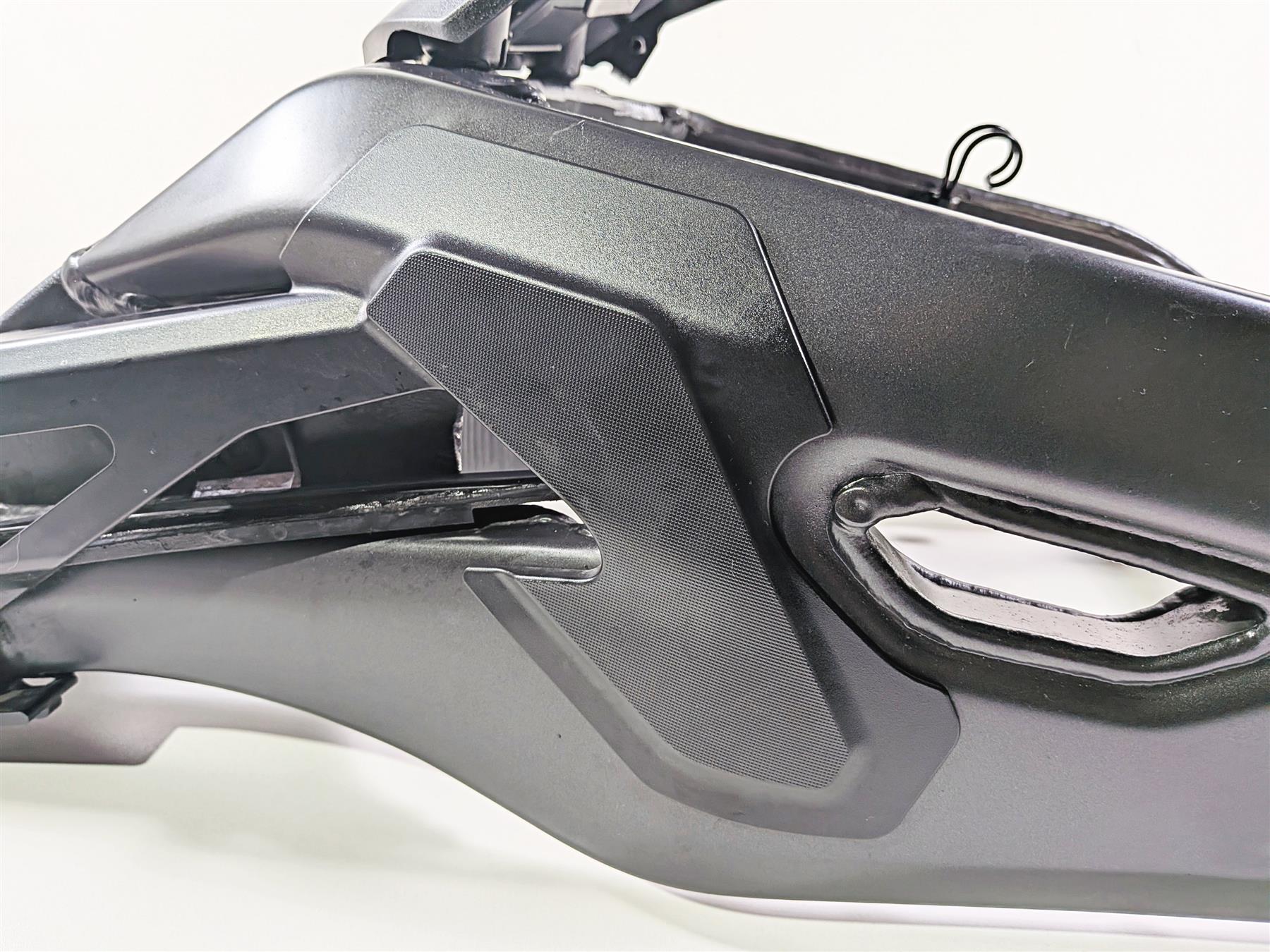 2023 Yamaha MT10 MTN1000 Rear Swingarm Swing Arm & Axle B5Y-22110-00-00 - Image 12