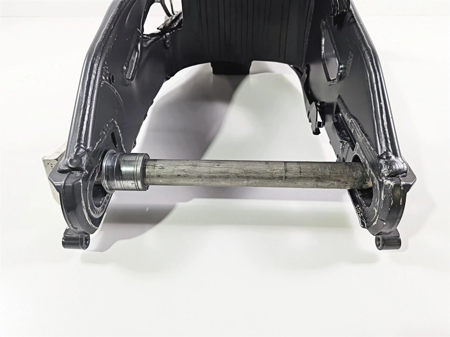 2023 Yamaha MT10 MTN1000 Rear Swingarm Swing Arm & Axle B5Y-22110-00-00 - Image 6