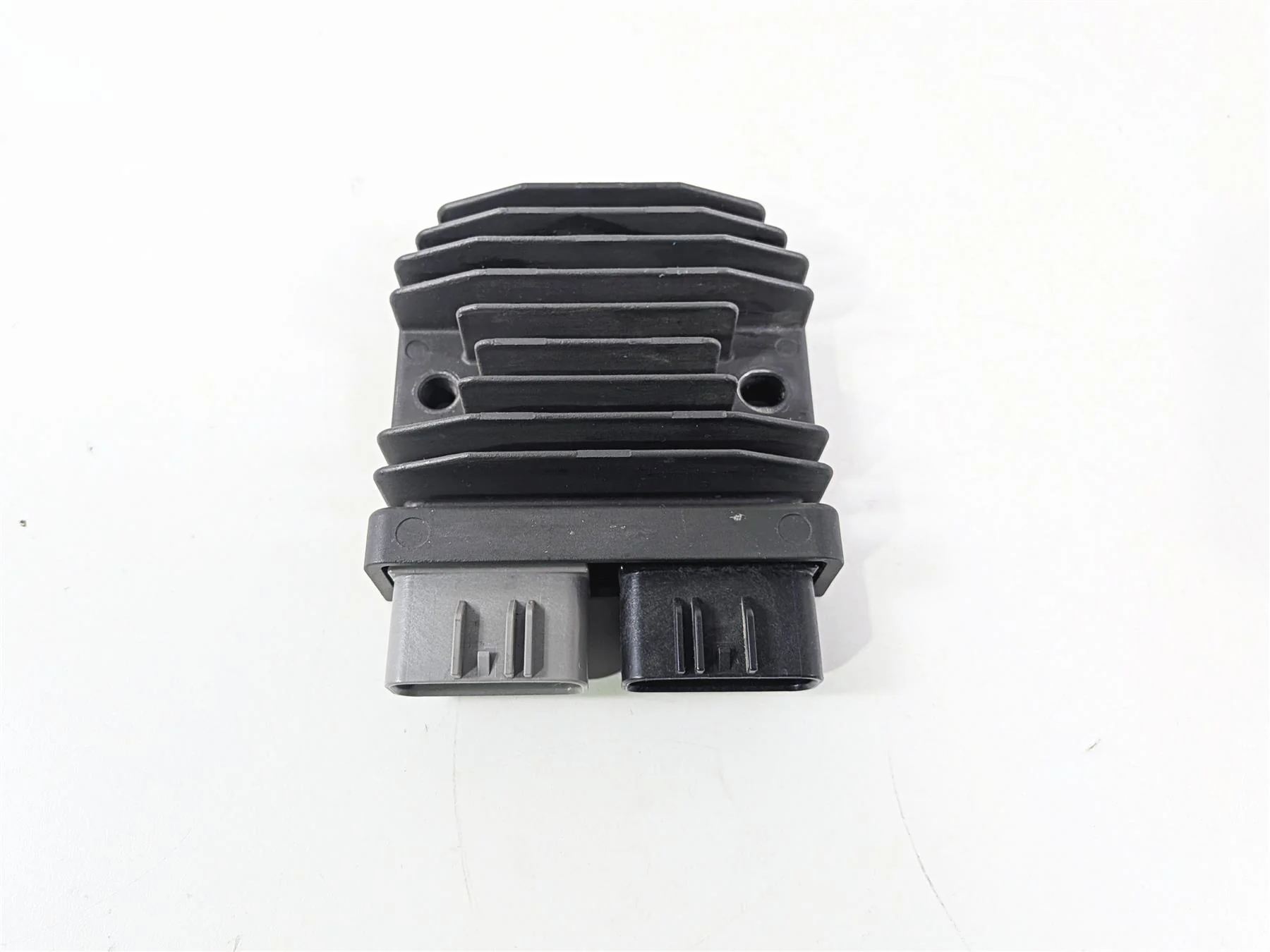 2023 Yamaha MT10 MTN1000 Rectifier Voltage Regulator 1D7-81960-10-00 FH027AA