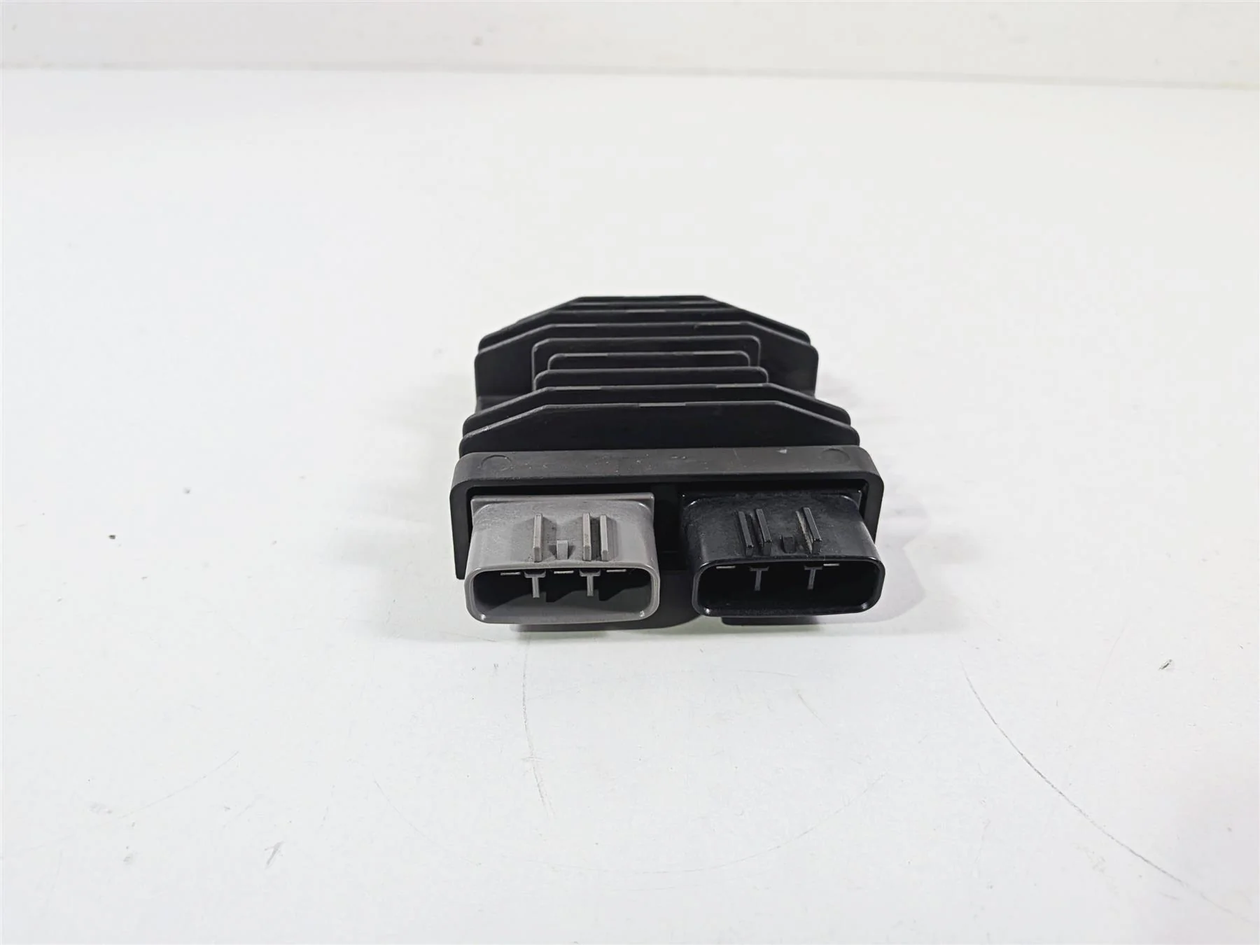 2023 Yamaha MT10 MTN1000 Rectifier Voltage Regulator 1D7-81960-10-00 FH027AA - Image 2