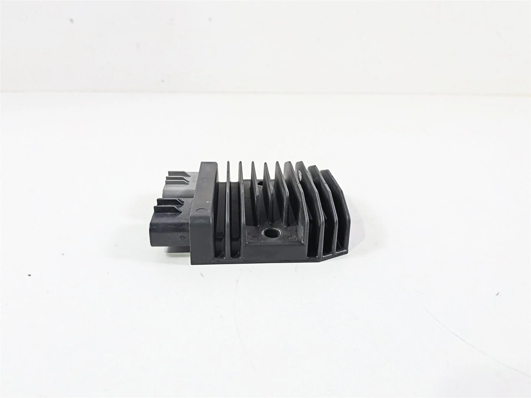 2023 Yamaha MT10 MTN1000 Rectifier Voltage Regulator 1D7-81960-10-00 FH027AA - Image 5