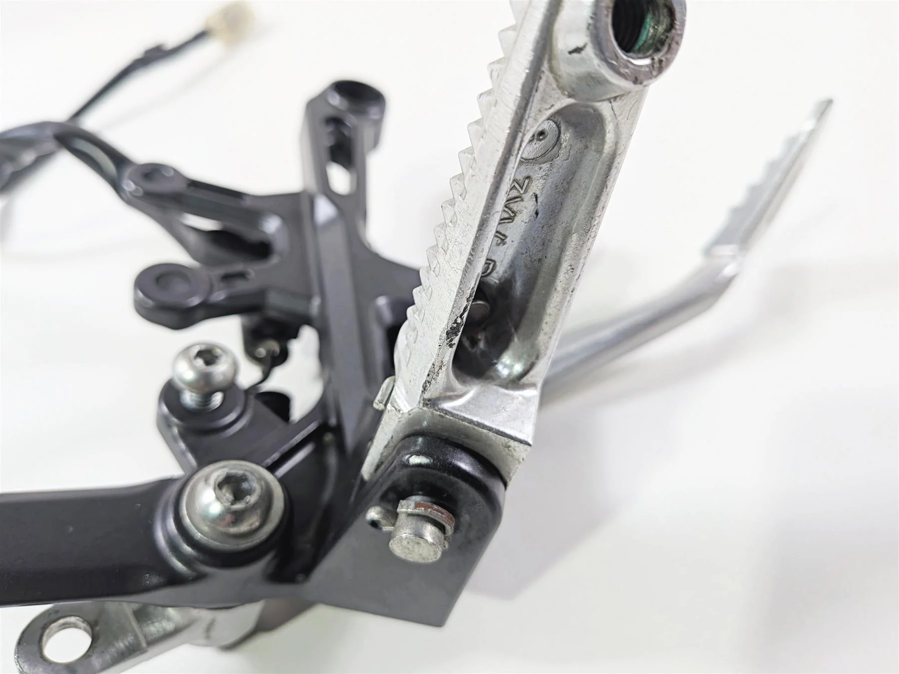2023 Yamaha MT10 MTN1000 Right Front Footpeg & Brake Pedal B67-27443-10-00 - Image 9