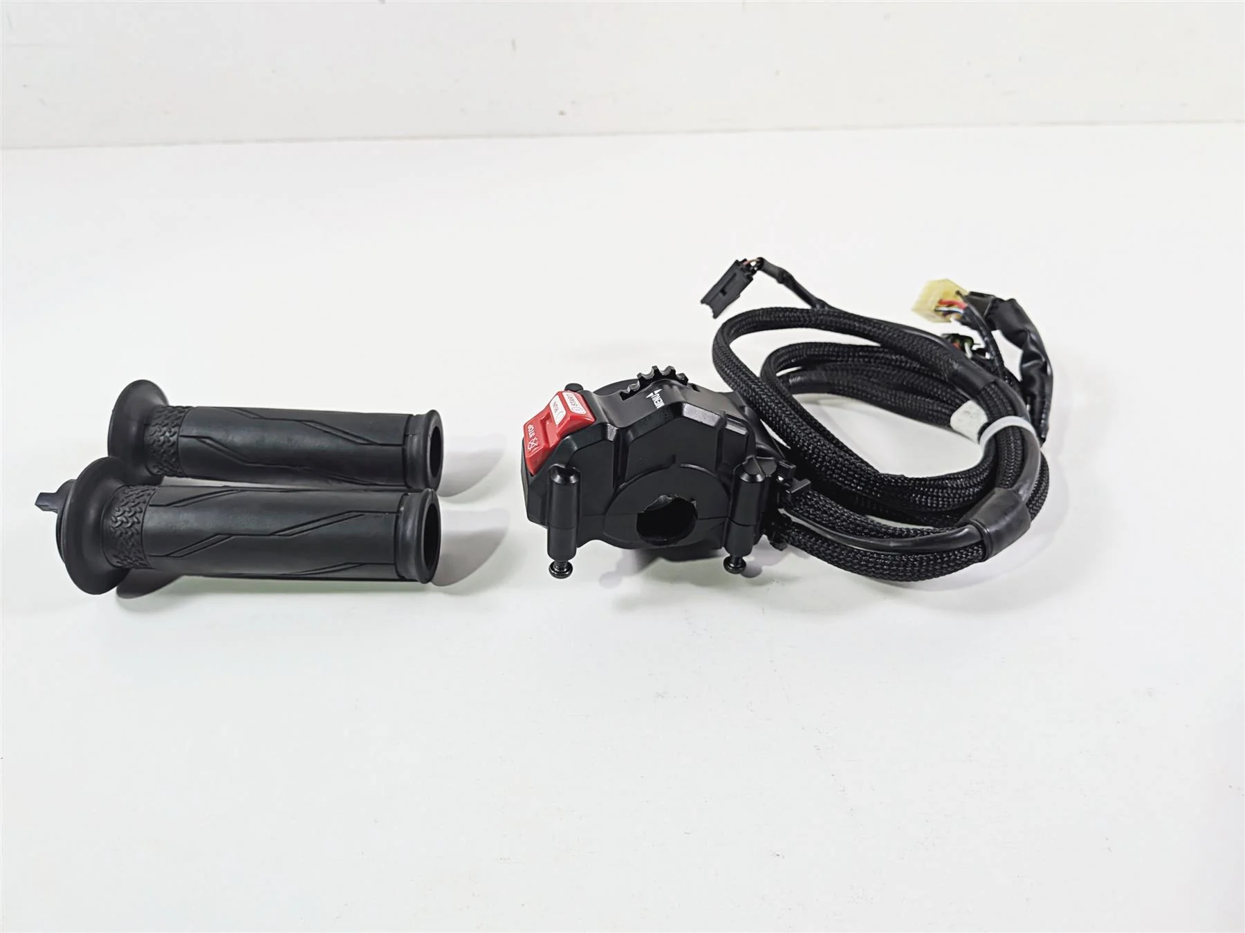 2023 Yamaha MT10 MTN1000 Right Hand Control Switch Kill Menu B5Y-8291R-01-00 - Image 2