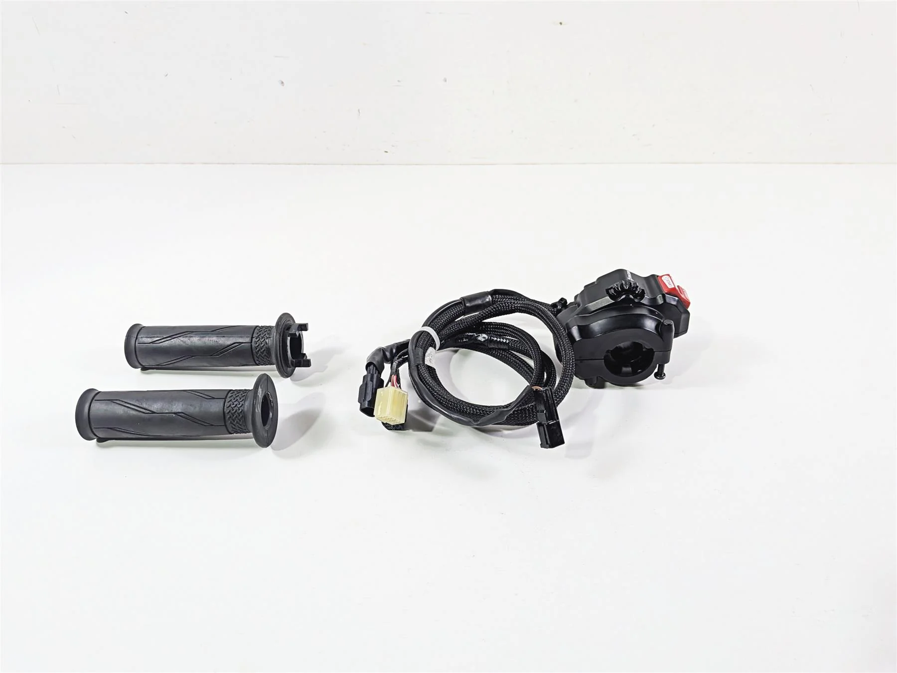 2023 Yamaha MT10 MTN1000 Right Hand Control Switch Kill Menu B5Y-8291R-01-00 - Image 4