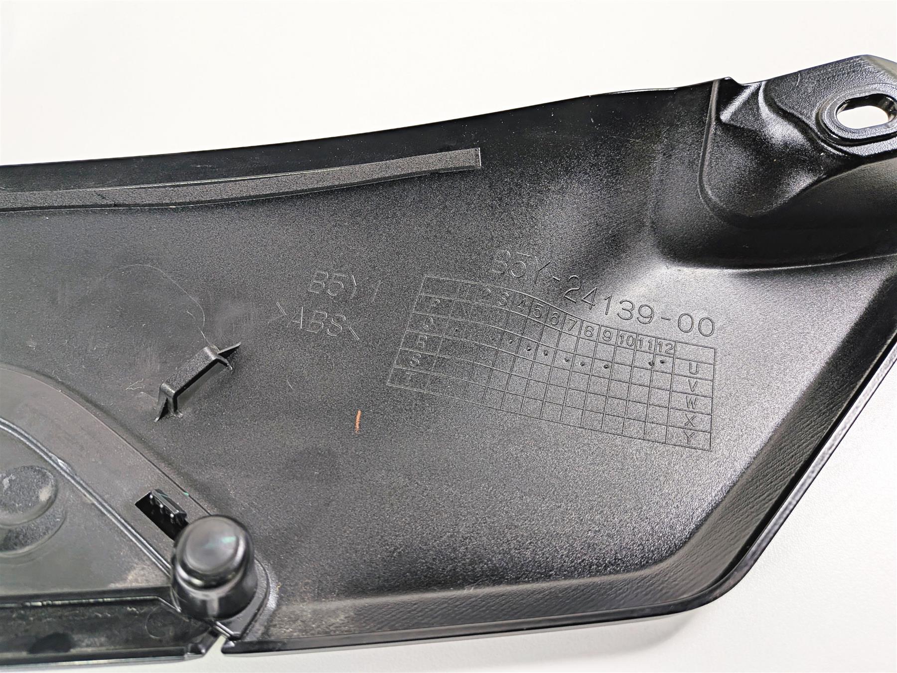 2023 Yamaha MT10 MTN1000 Right Side Upper Tank Cover Fairing B5Y-2137W-00 - Image 9
