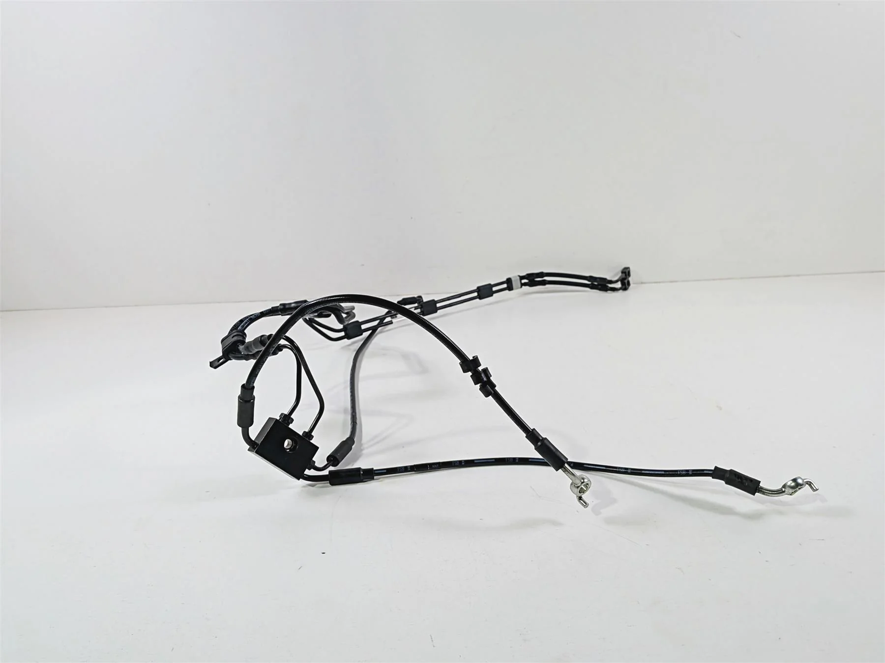 2024 Harley Softail FXLRST Low Rider Abs Front Brake Line Set 41800597 41800595 - Image 5